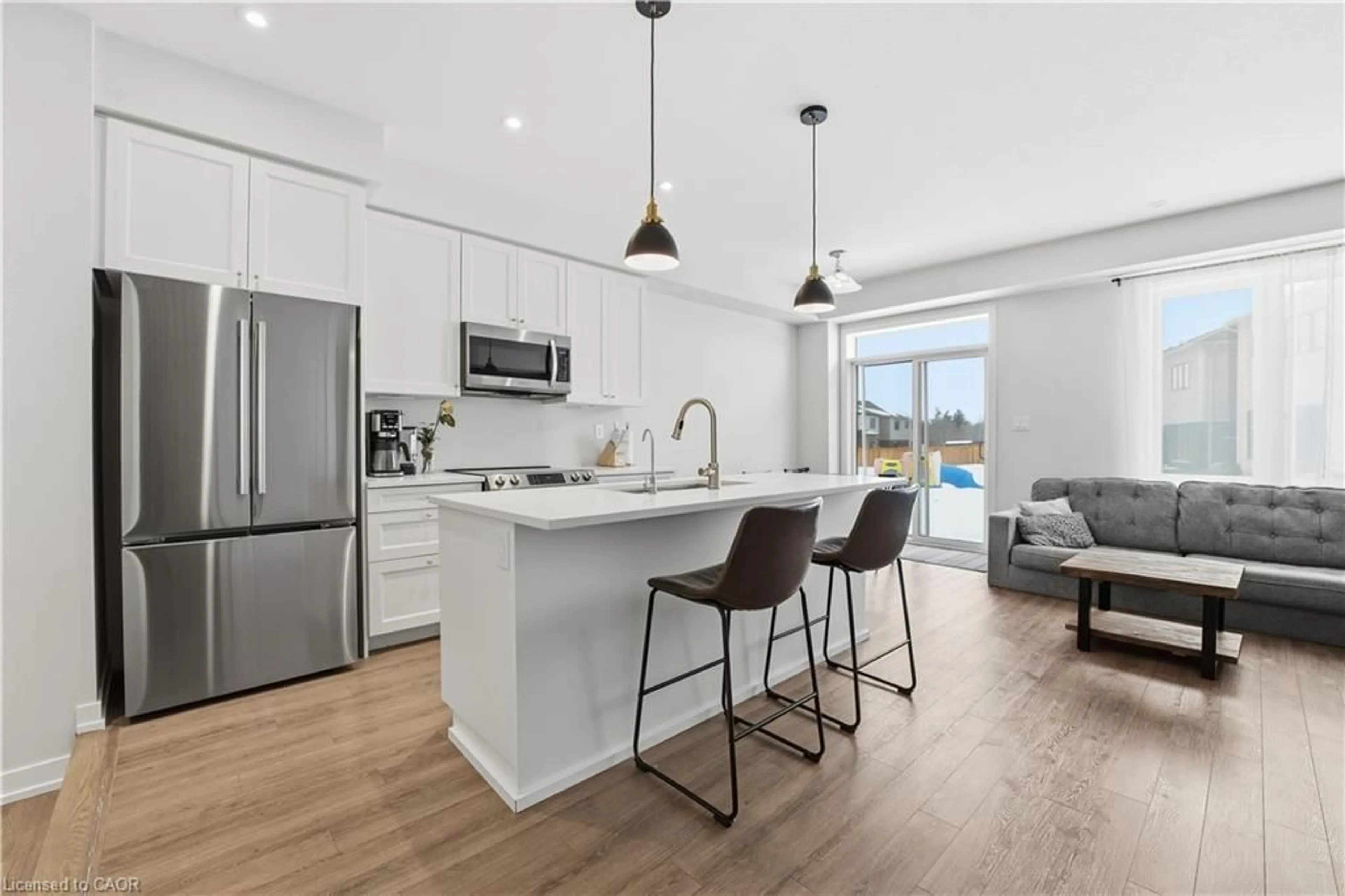 Open concept kitchen, unknown for 10 Owl Lane, Caledonia Ontario N3W 0G4