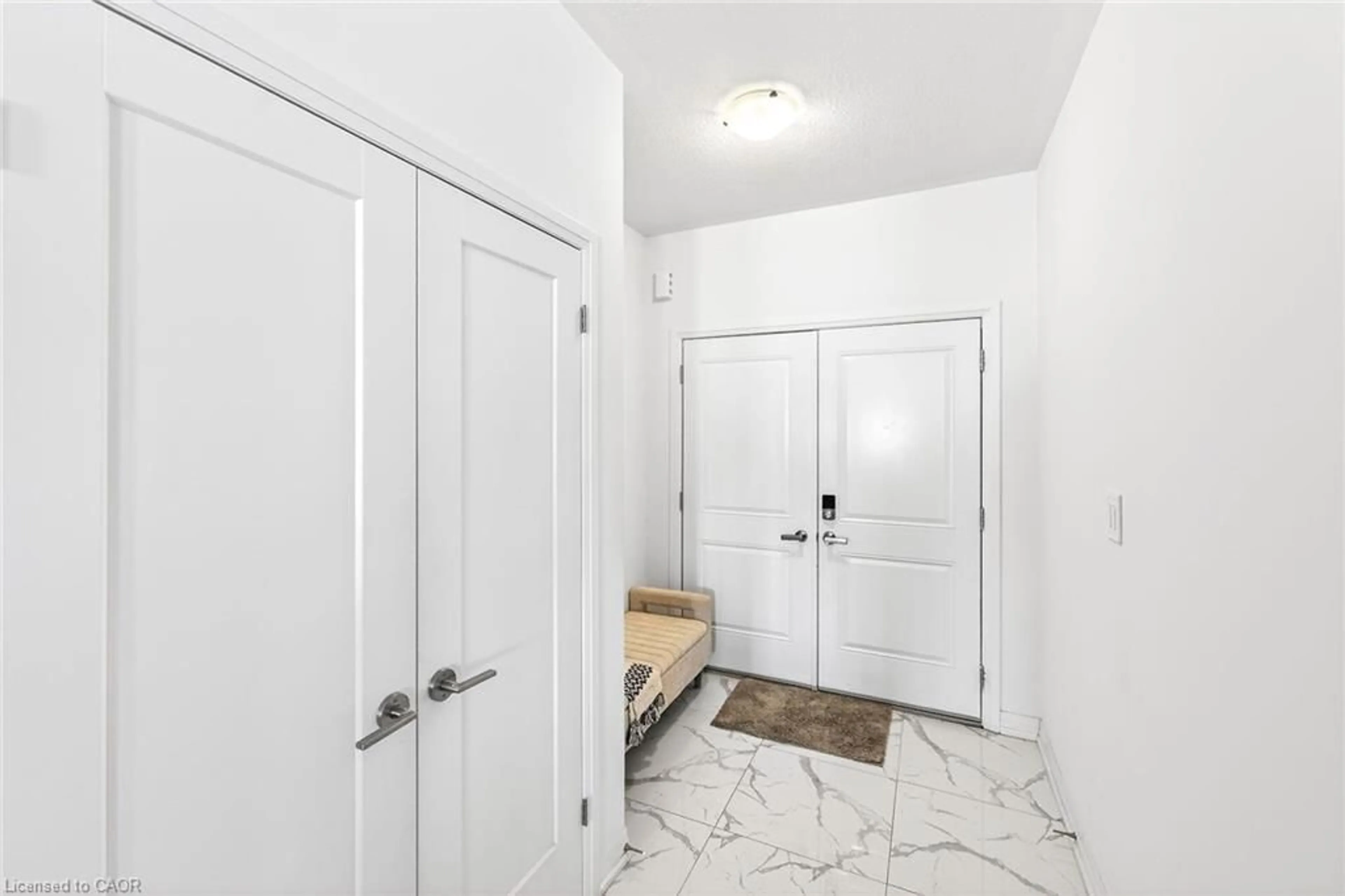 Indoor entryway for 168 Cittadella Blvd, Hannon Ontario L0R 1P0