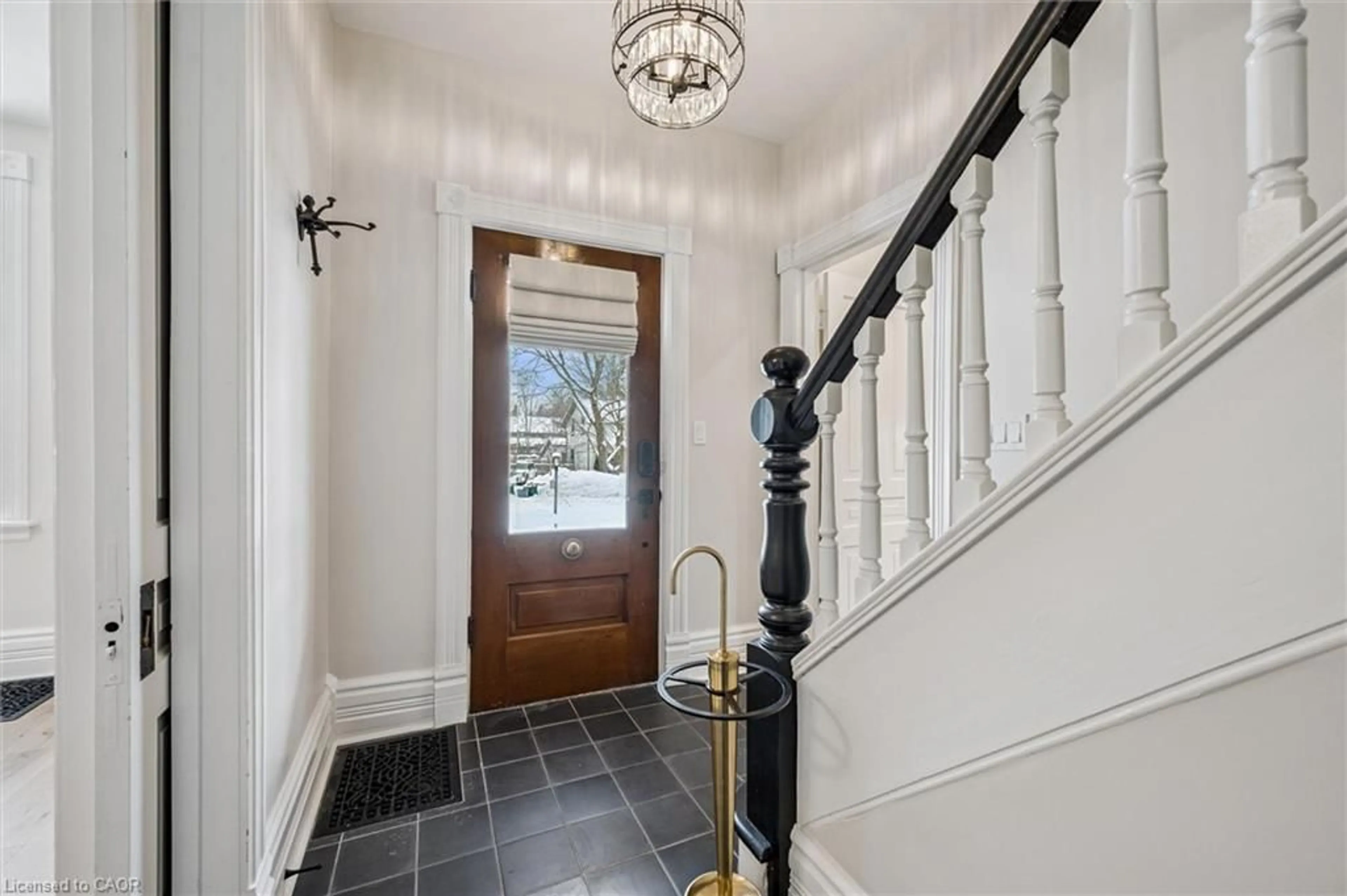 Indoor entryway for 292 Geddes St, Elora Ontario N0B 1S0
