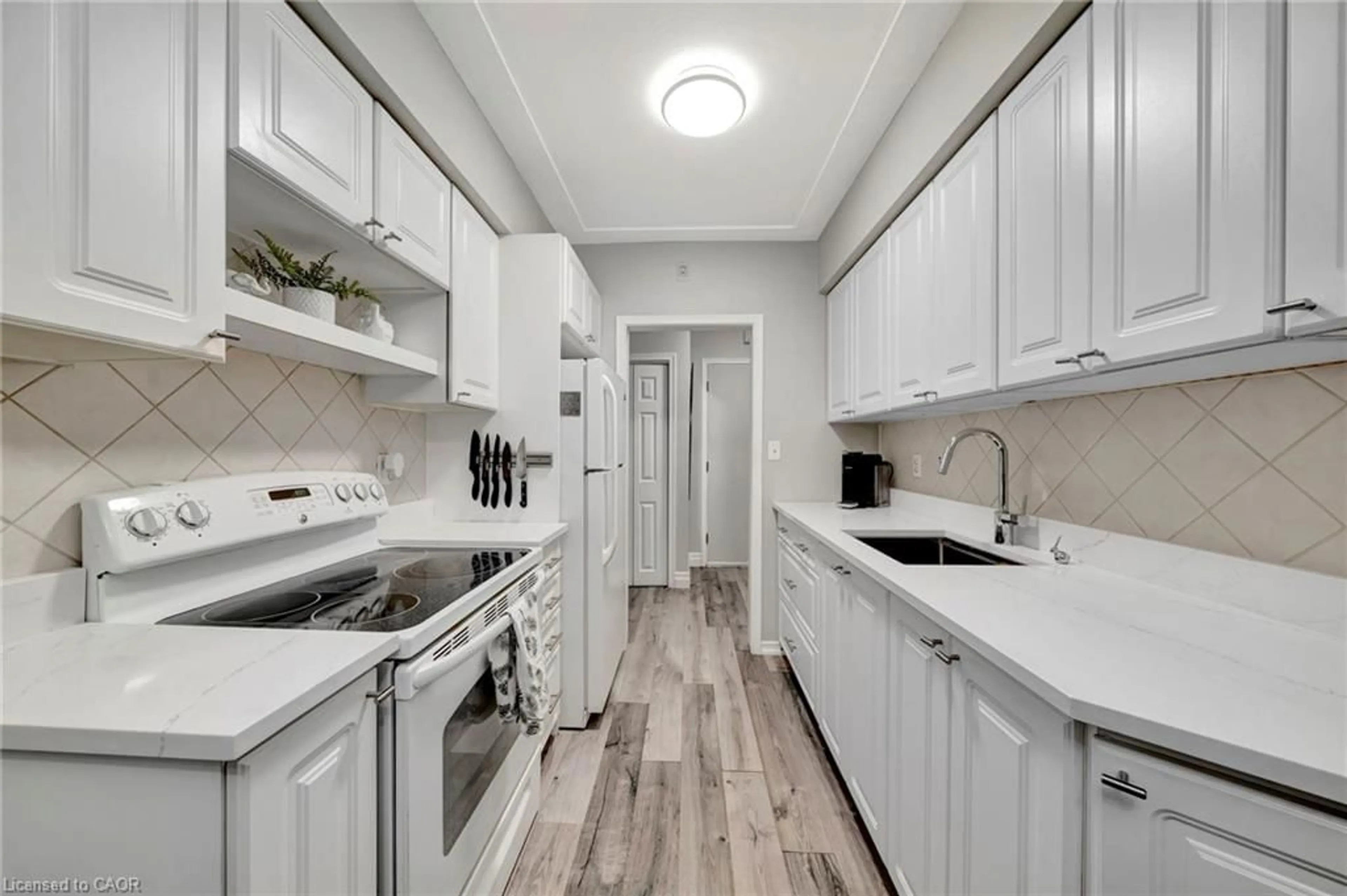 Standard kitchen, unknown for 11 Woodman Dr #307, Hamilton Ontario L8K 4E3