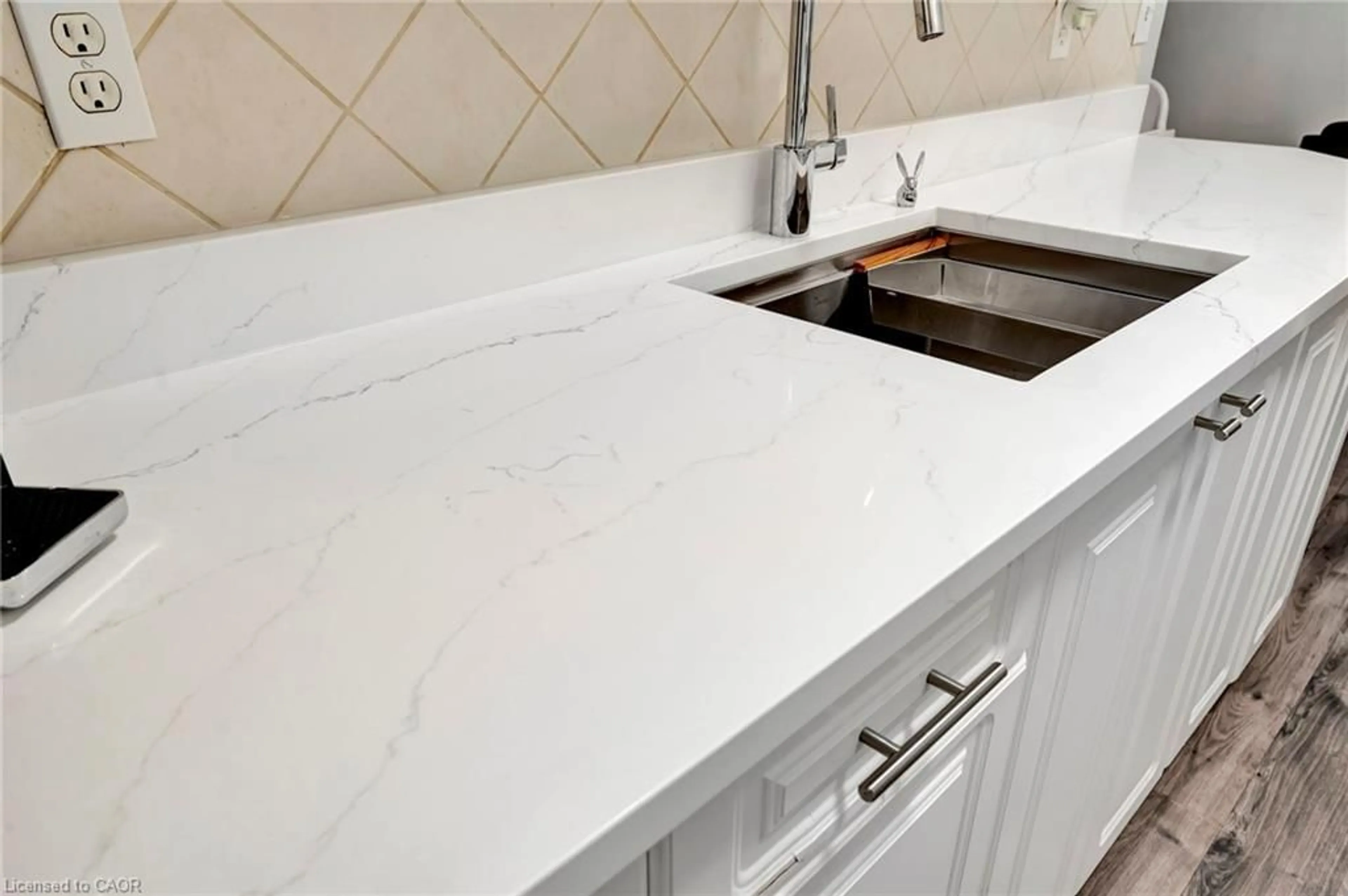 Standard kitchen, ceramic/tile floor for 11 Woodman Dr #307, Hamilton Ontario L8K 4E3