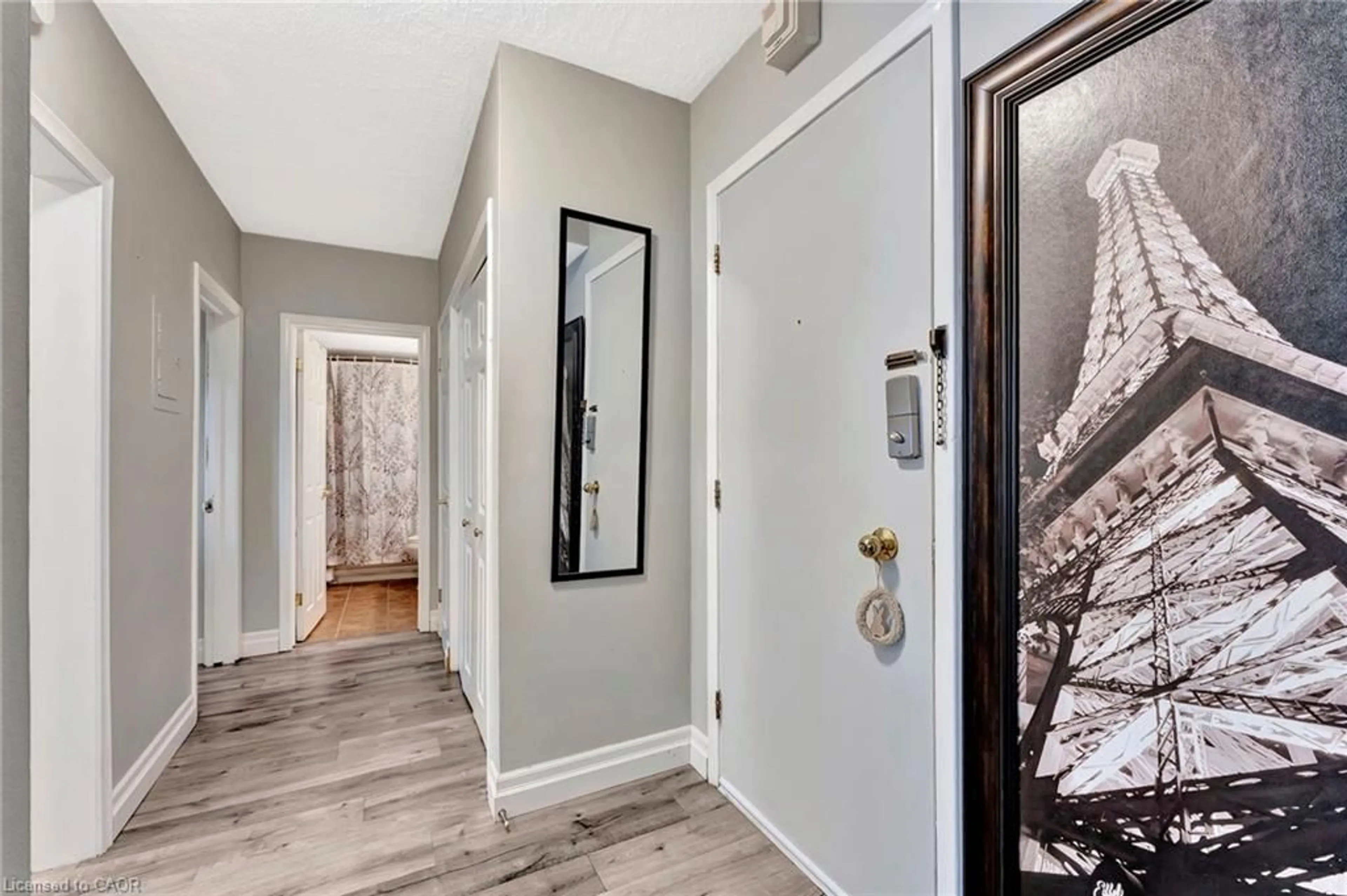 Indoor entryway for 11 Woodman Dr #307, Hamilton Ontario L8K 4E3