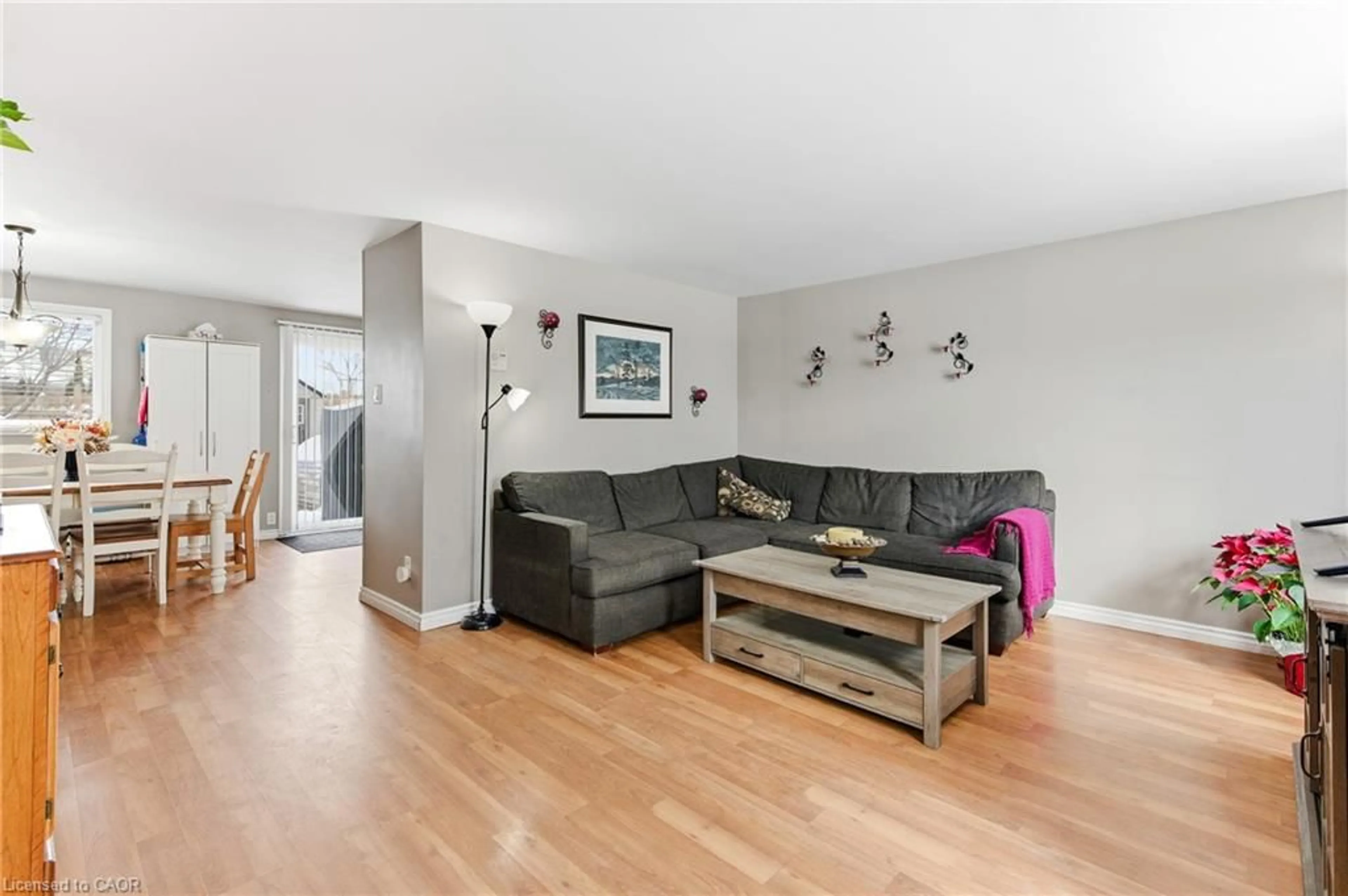 Living room with furniture, wood/laminate floor for 743 Parkview Cres, Cambridge Ontario N3H 5A1