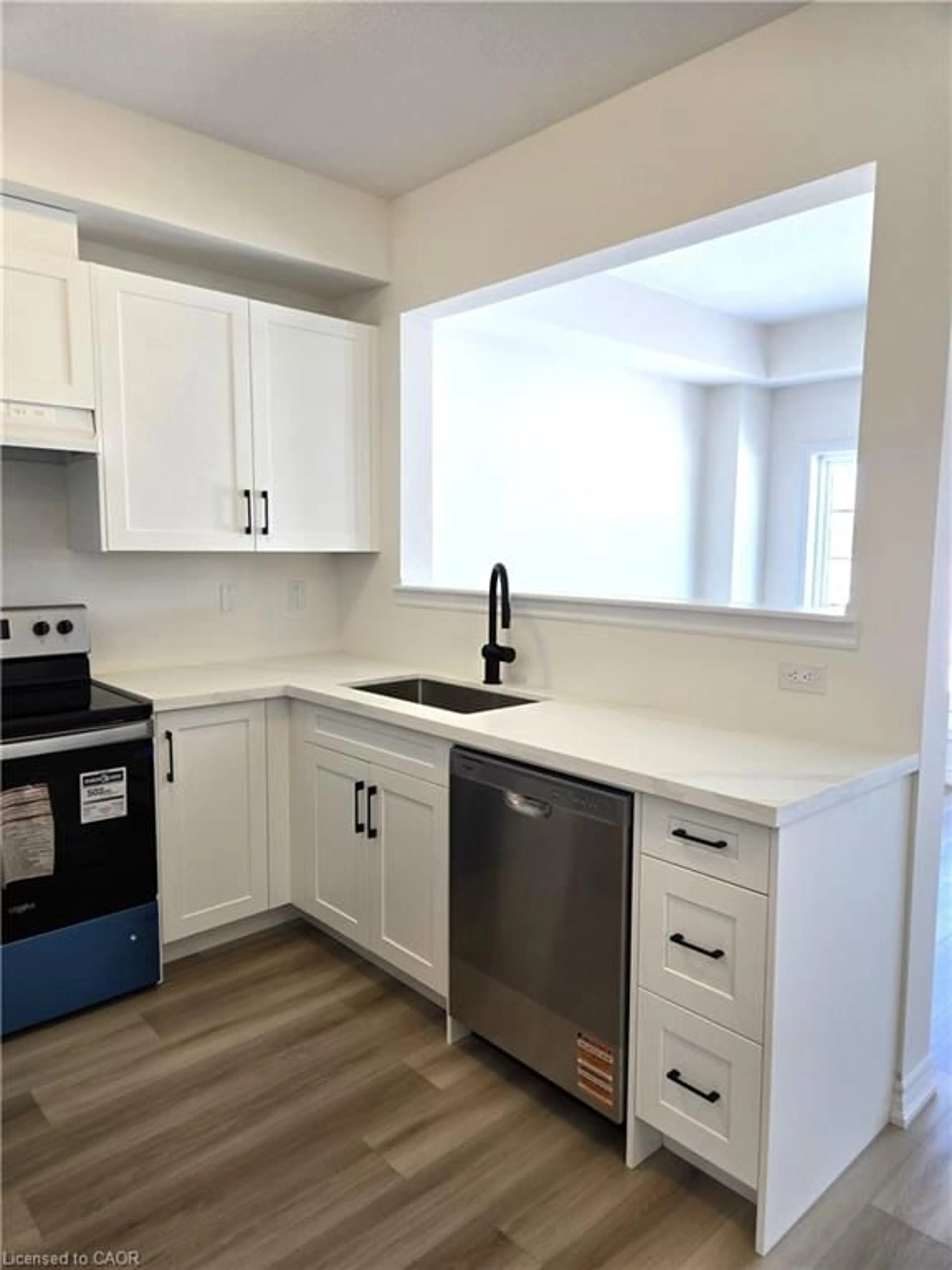 Standard kitchen, unknown for 14 Elsegood Dr, Guelph Ontario N1L 1B3