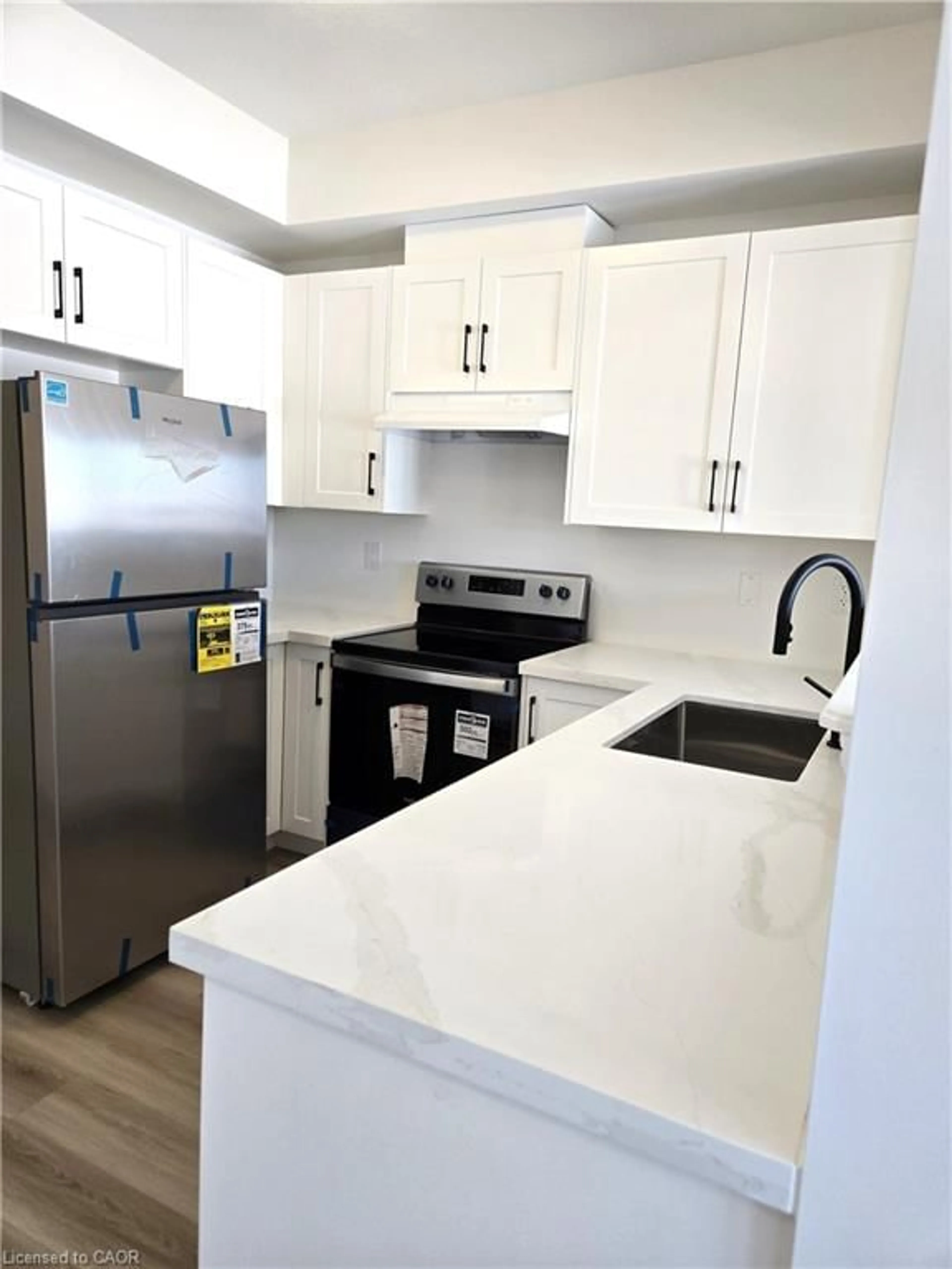 Standard kitchen, unknown for 14 Elsegood Dr, Guelph Ontario N1L 1B3