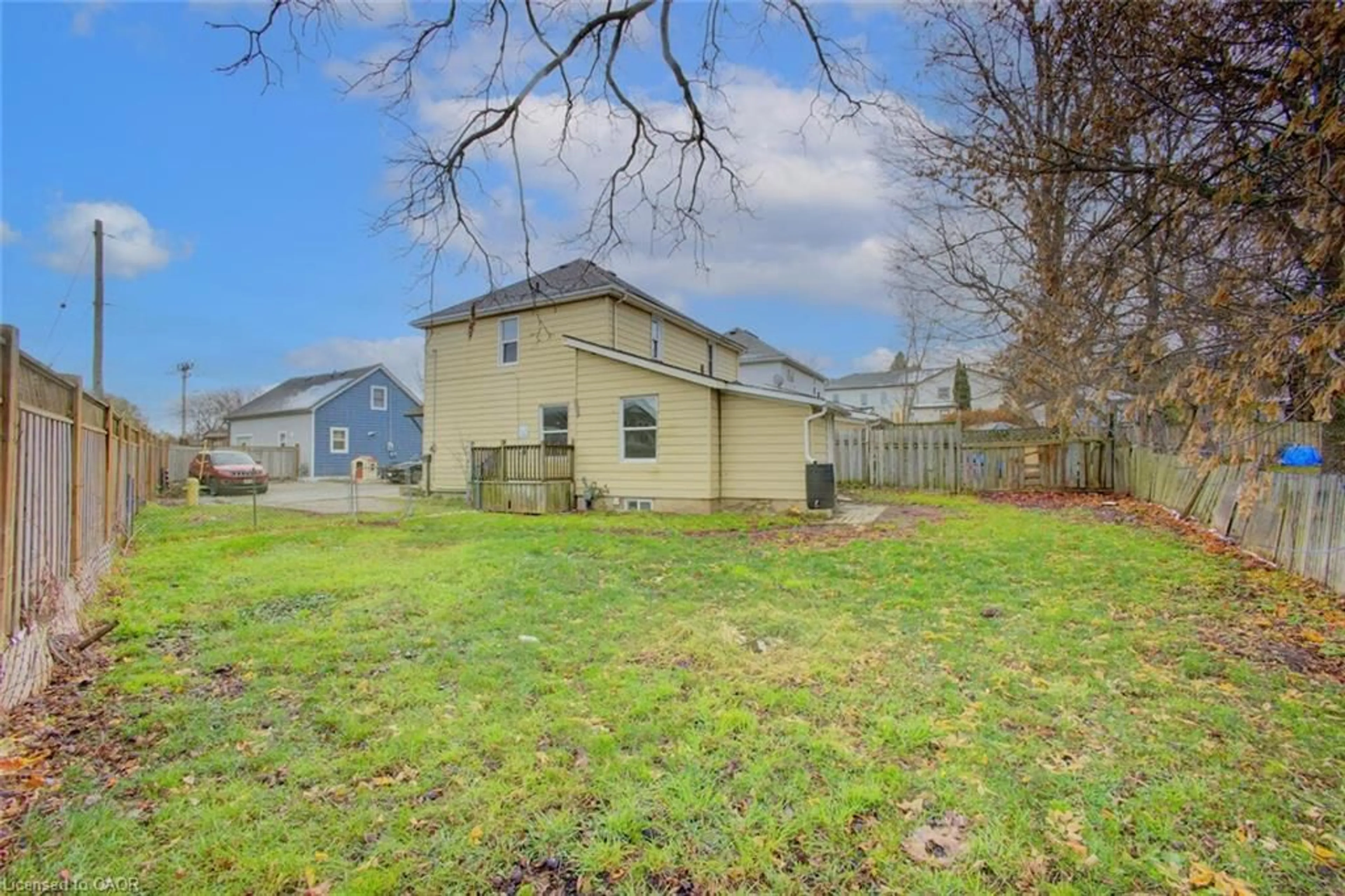 A pic from outside/outdoor area/front of a property/back of a property/a pic from drone, street for 17 William Lane, Woodstock Ontario N4S 6L3