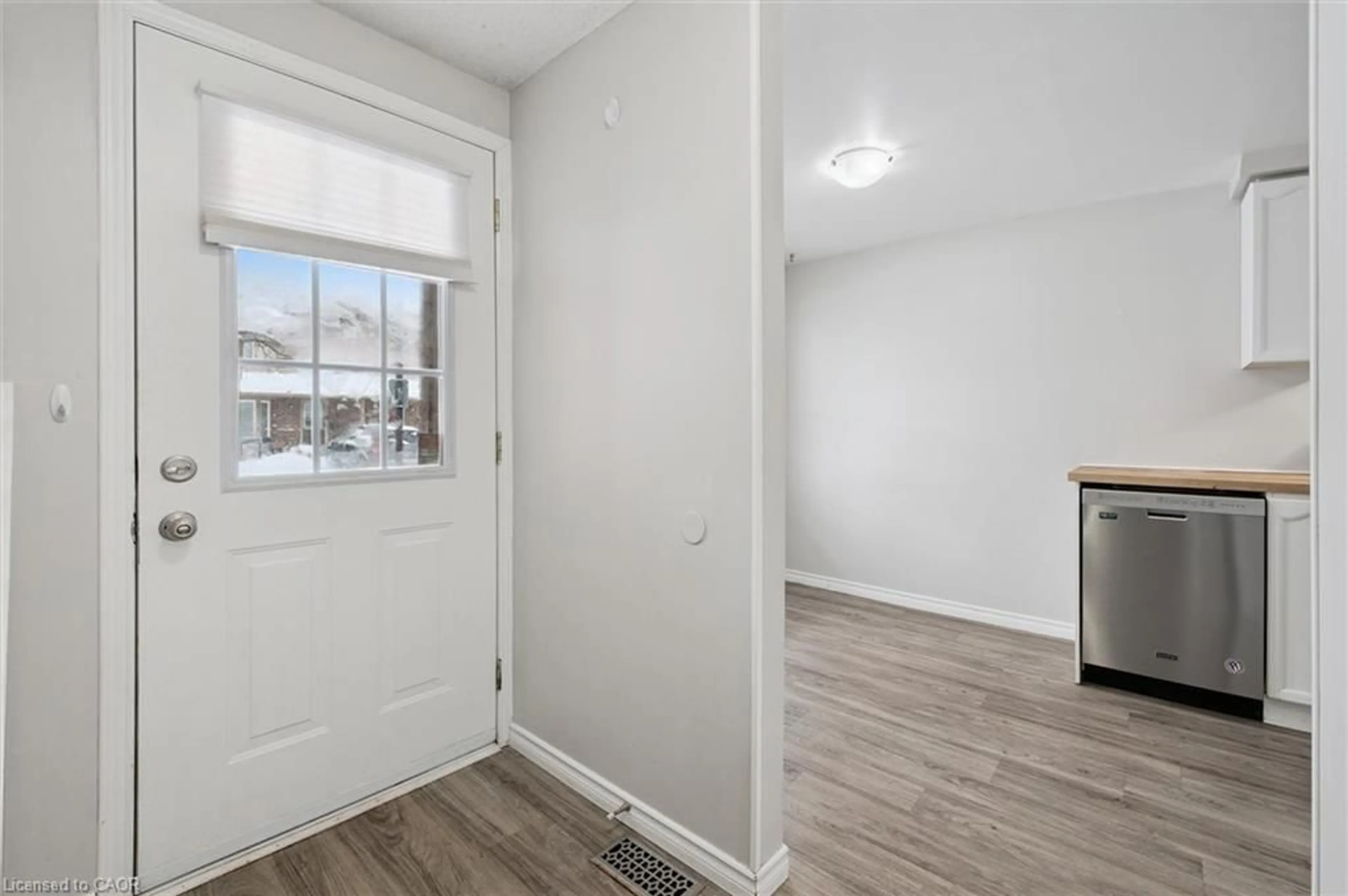 Indoor entryway for 180 Marksam Rd #41, Guelph Ontario N1H 8G5