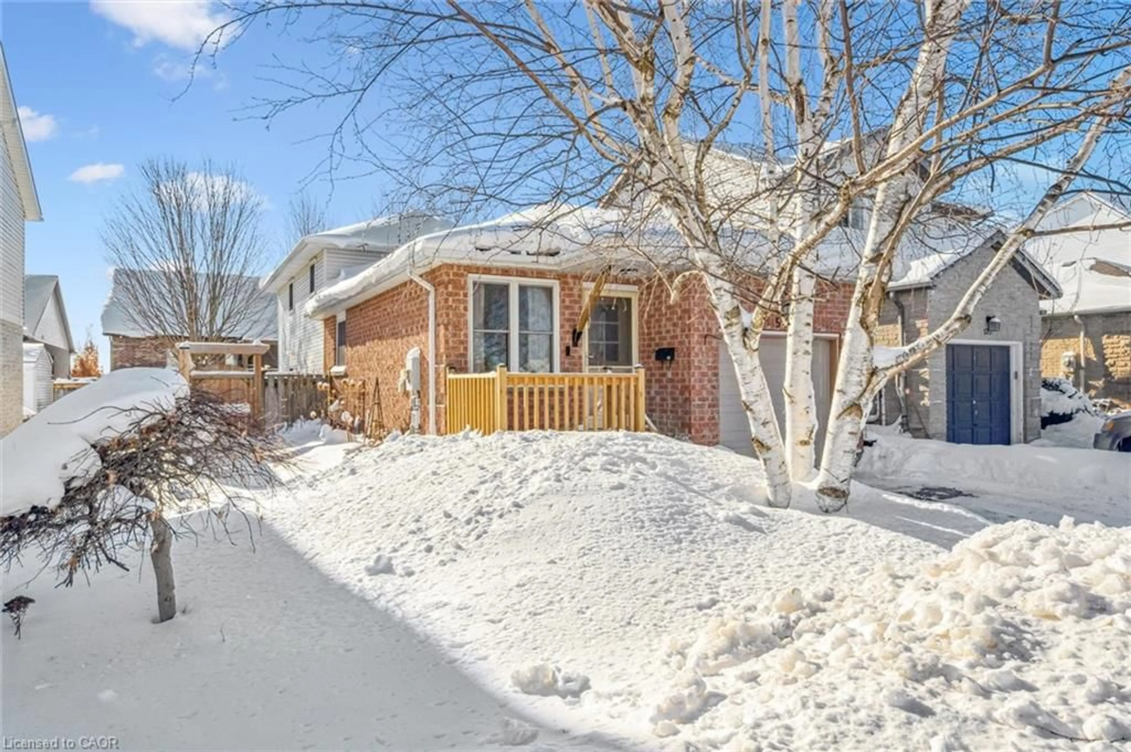 Unknown for 527 Mctavish St, Fergus Ontario N1M 3P9