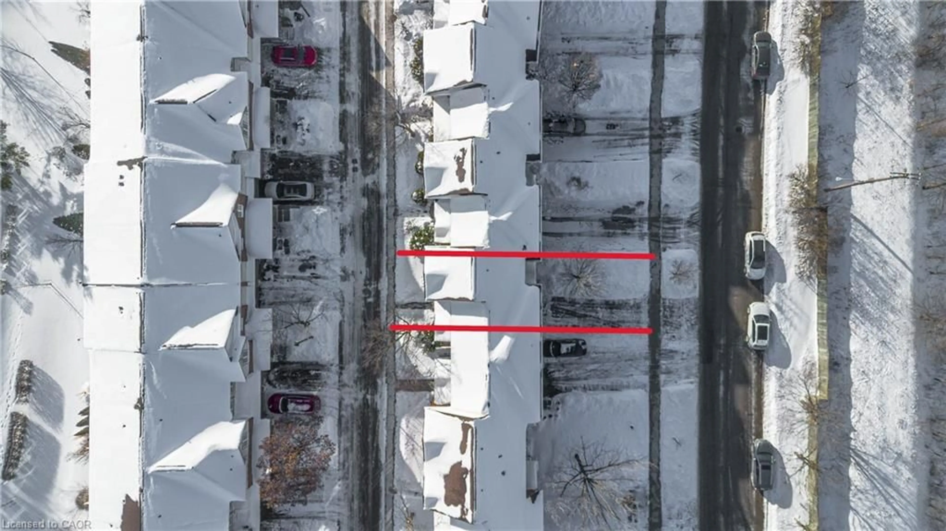 A pic from outside/outdoor area/front of a property/back of a property/a pic from drone, street for 100 Beddoe Dr #25, Hamilton Ontario L8P 4Z2