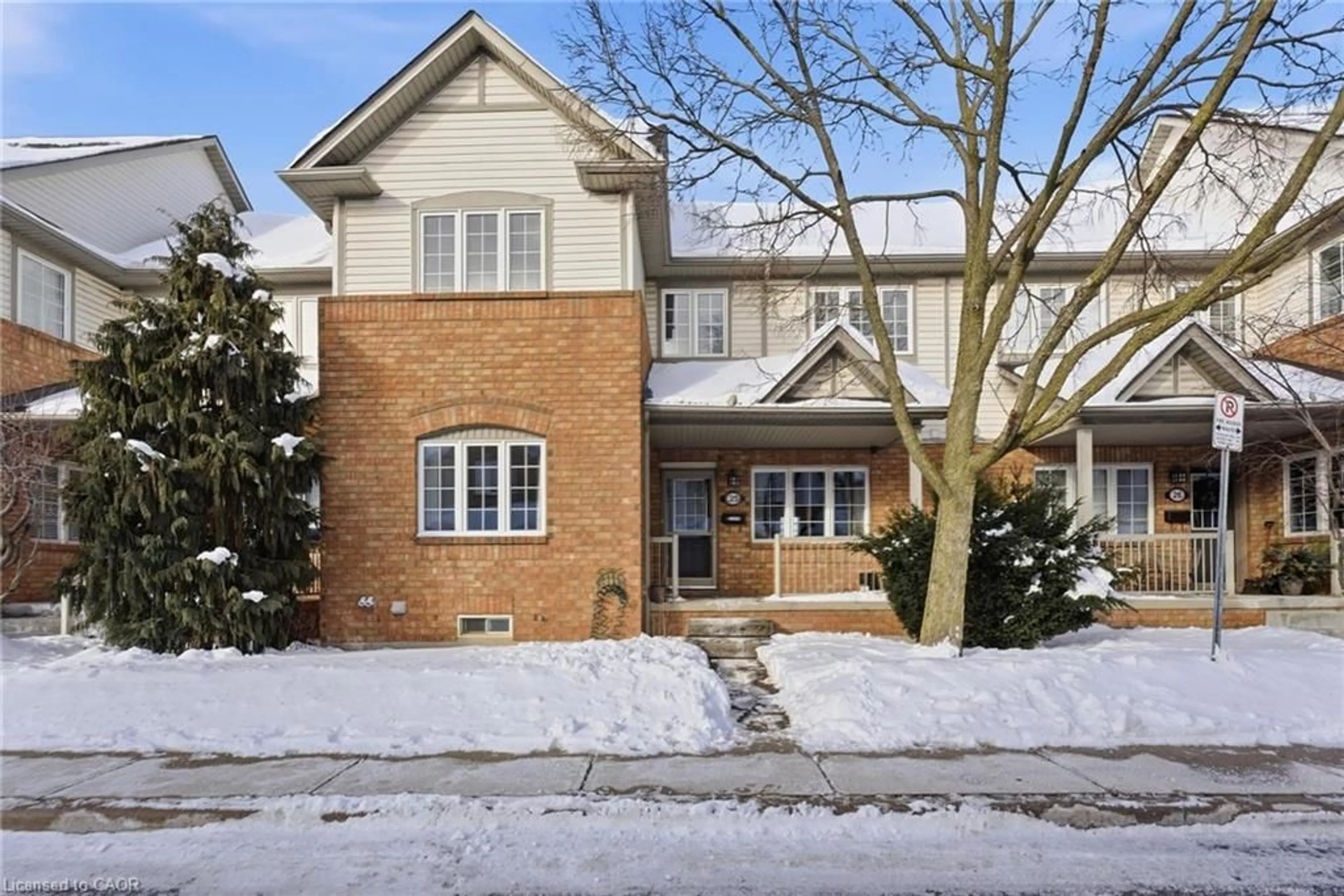 Home with brick exterior material, street for 100 Beddoe Dr #25, Hamilton Ontario L8P 4Z2