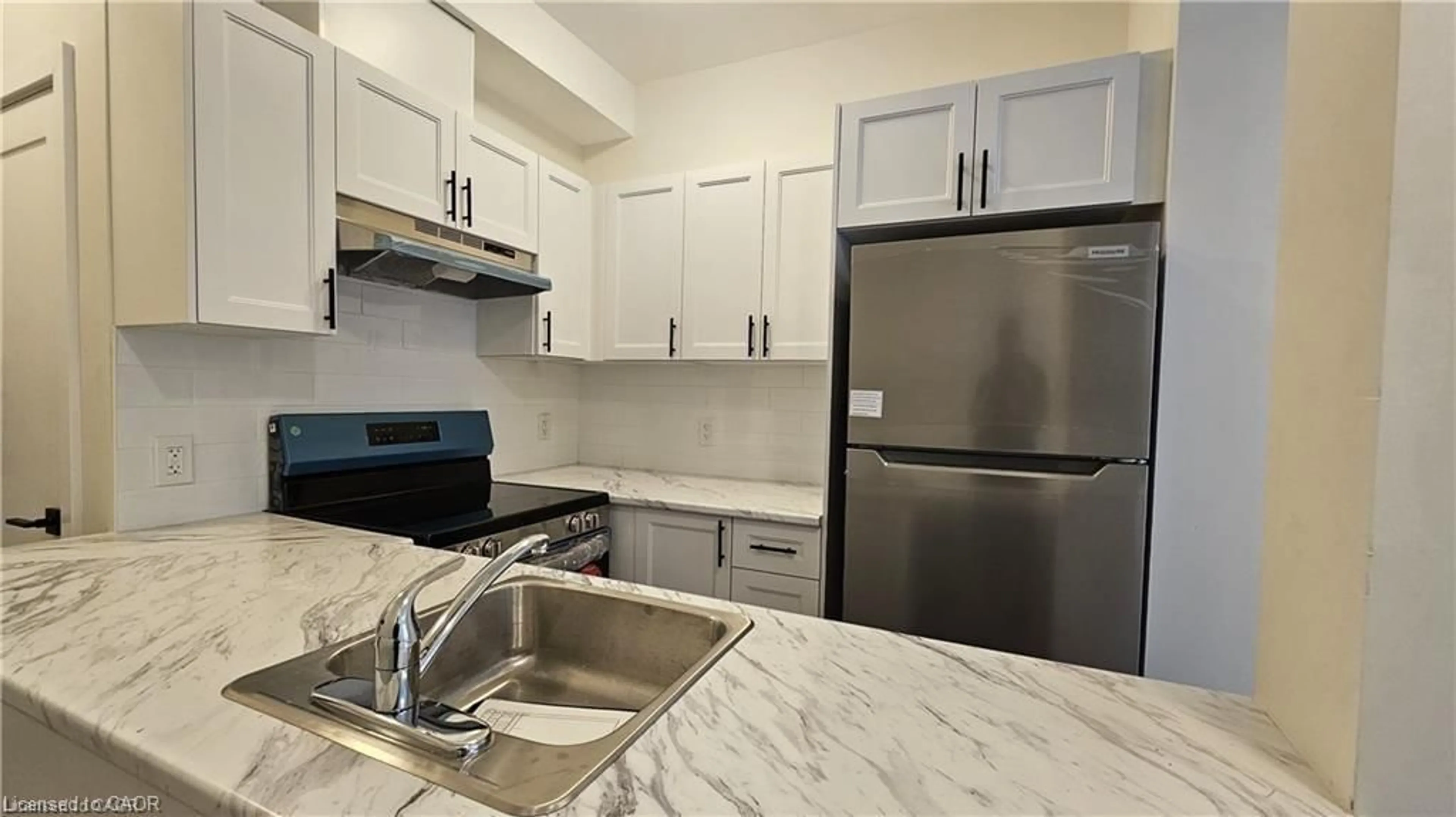 Standard kitchen, ceramic/tile floor for 363 Front St, Belleville Ontario K8N 2Z9