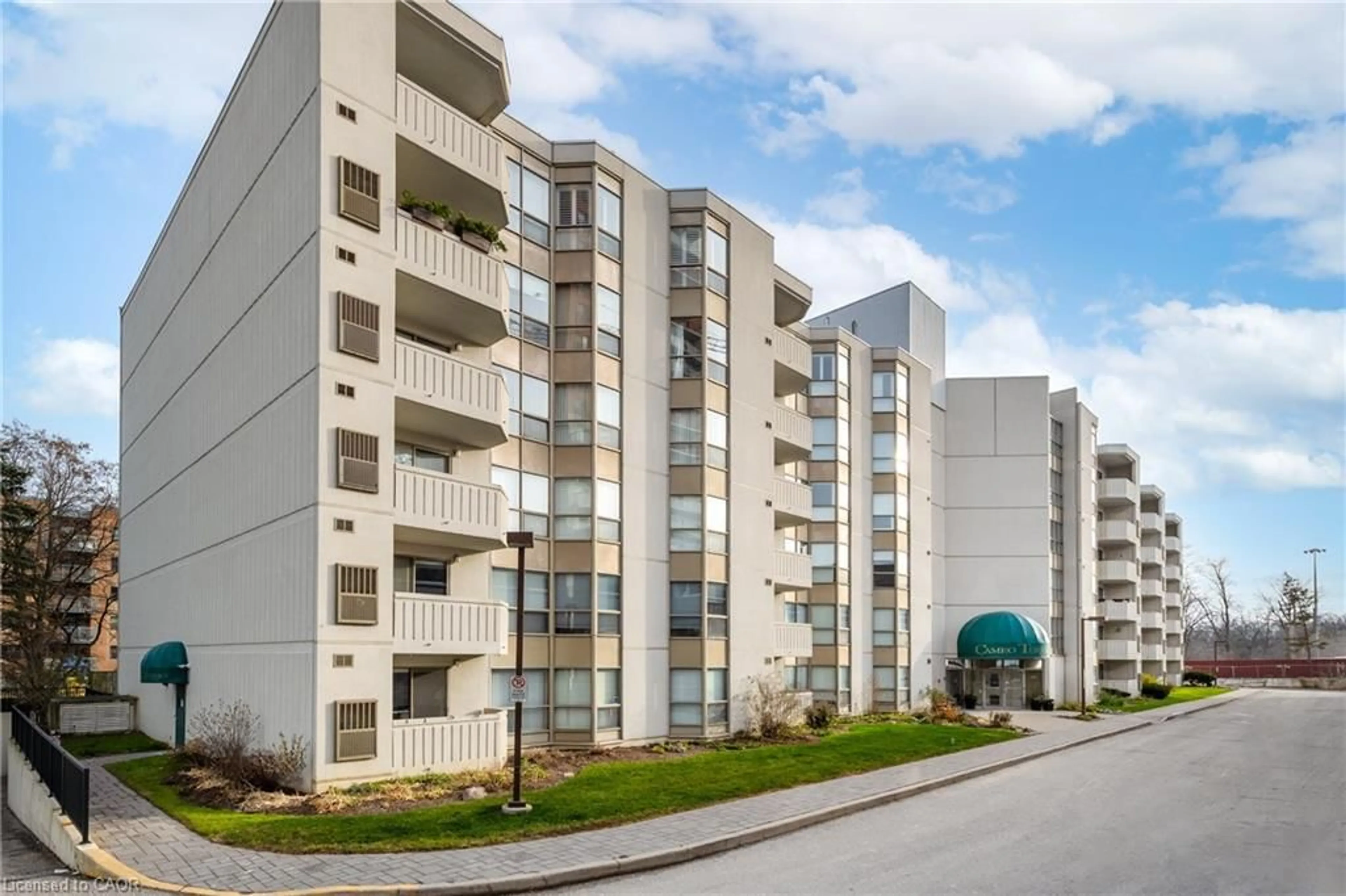 Unknown for 3267 King St #508, Kitchener Ontario N2A 4A4