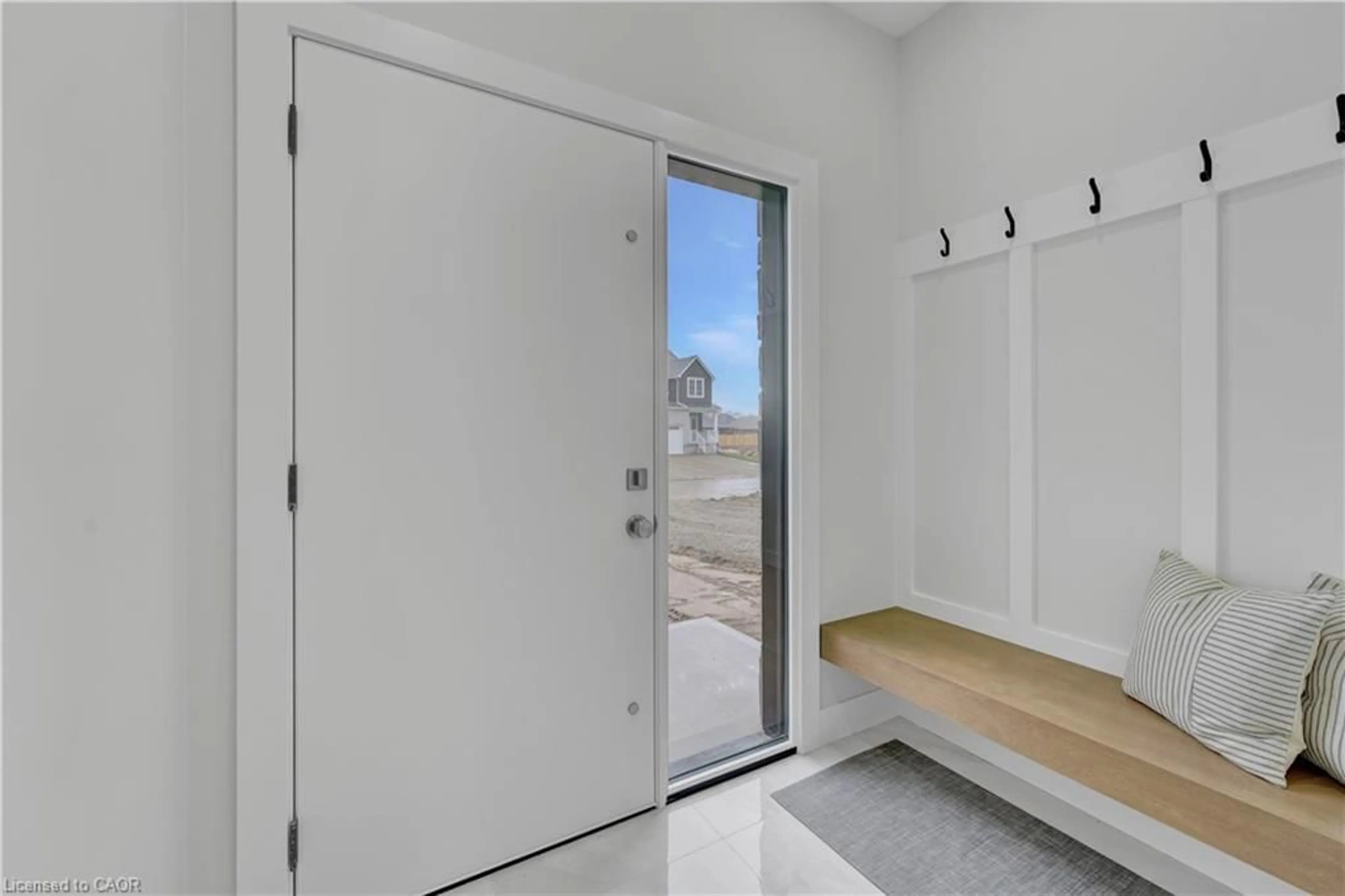 Indoor entryway for 102 Clayton St, Mitchell Ontario N0K 1N0