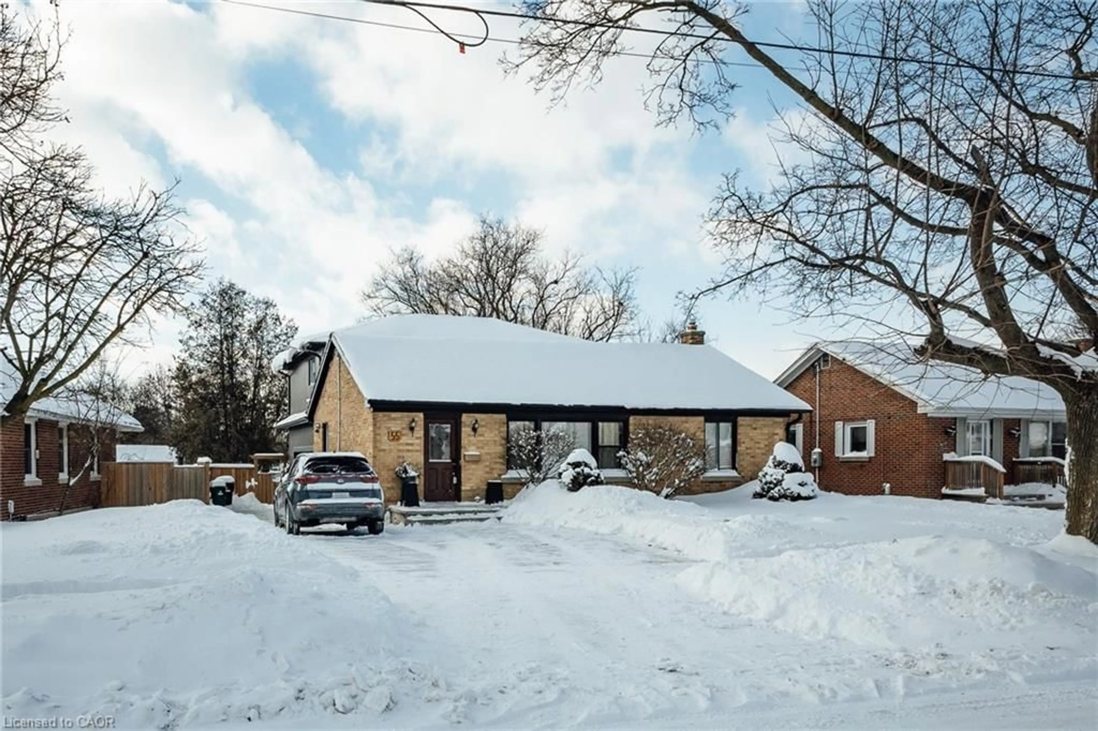A pic from outside/outdoor area/front of a property/back of a property/a pic from drone, street for 55 Suffolk Ave, Kitchener Ontario N2B 1H3