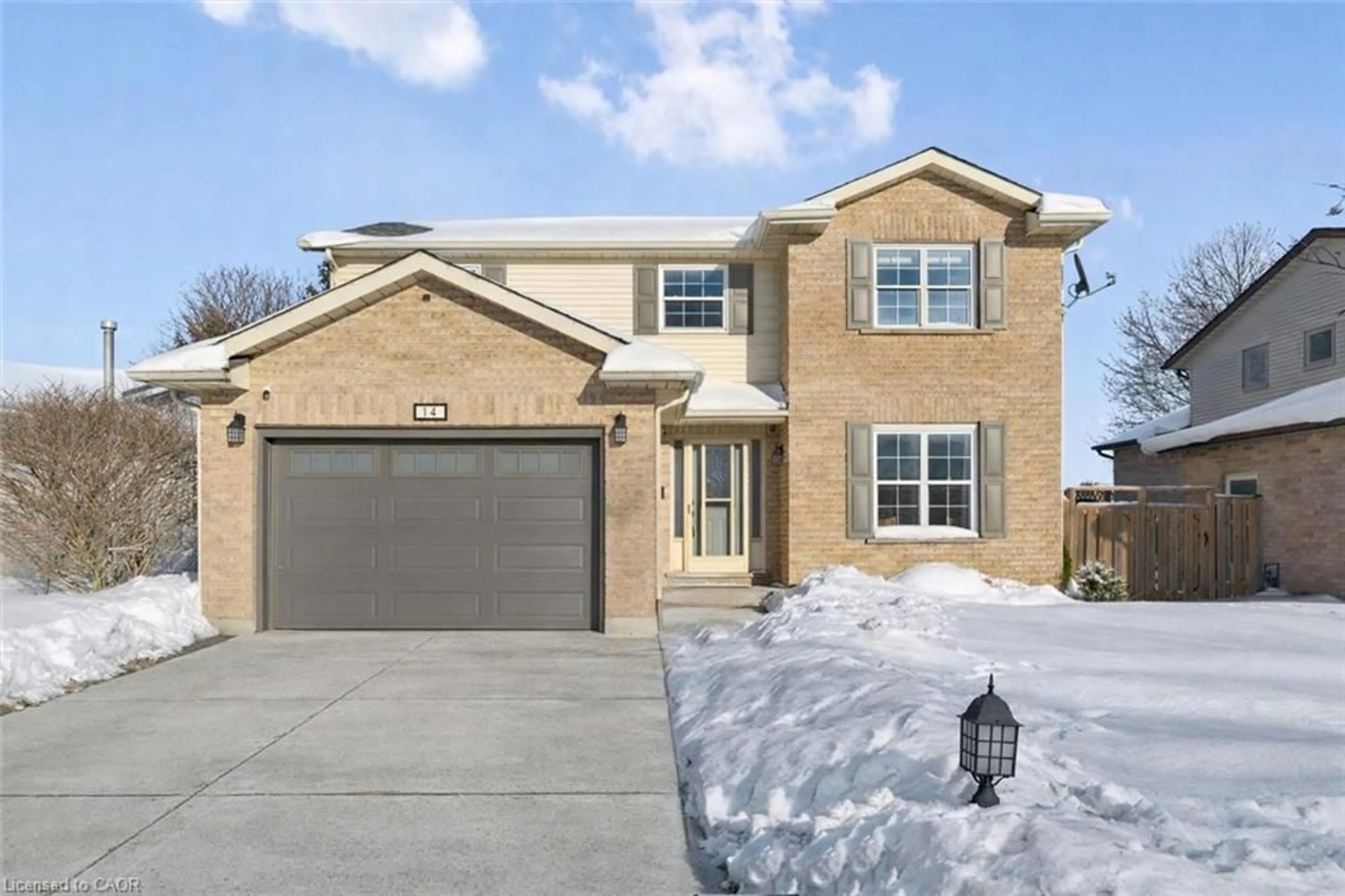 Home with brick exterior material, street for 14 Pipers Green Crt, Kitchener Ontario N2E 3C6