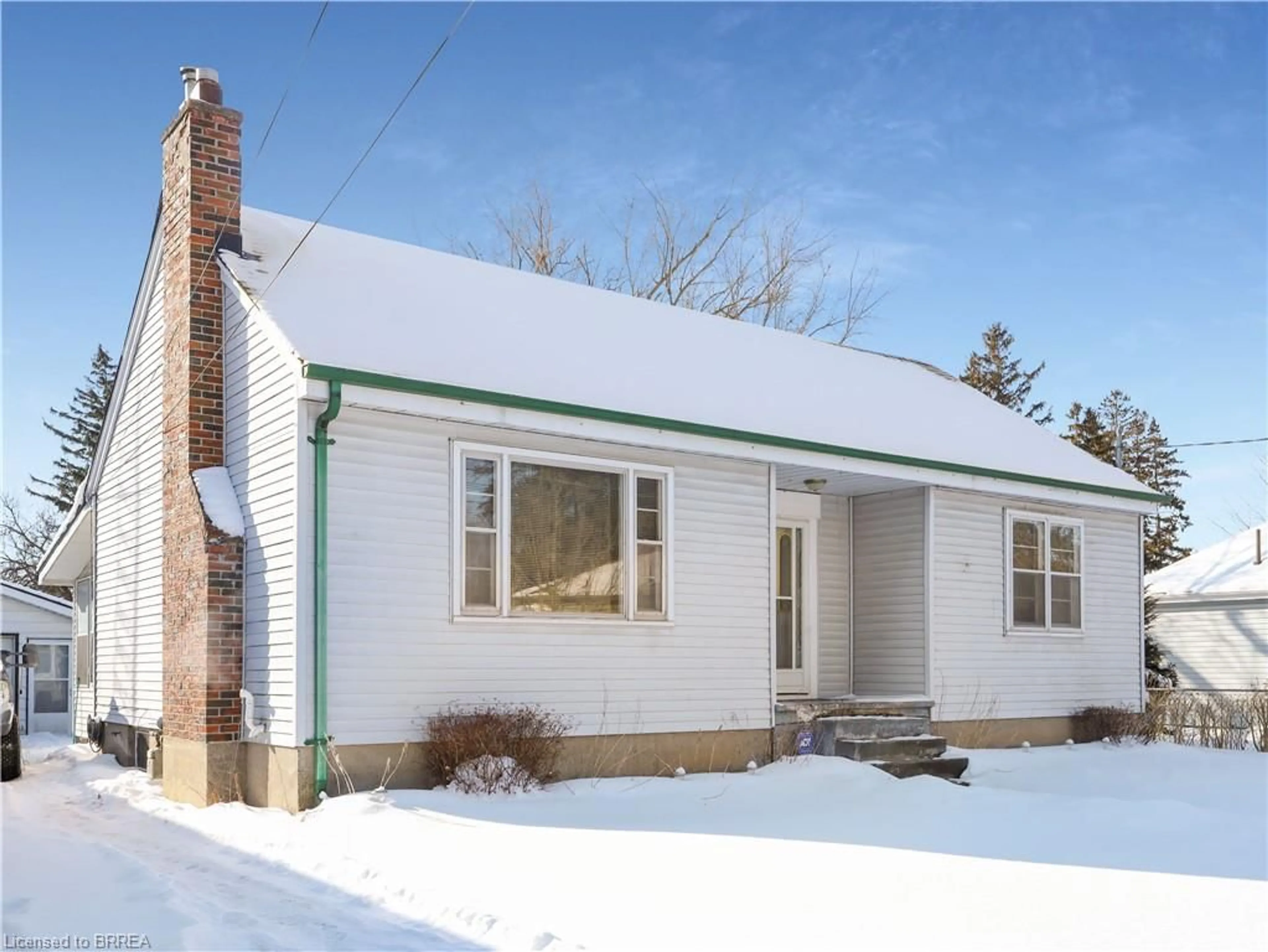 Home with brick exterior material, street for 389 Grey St, Brantford Ontario N3S 4X6