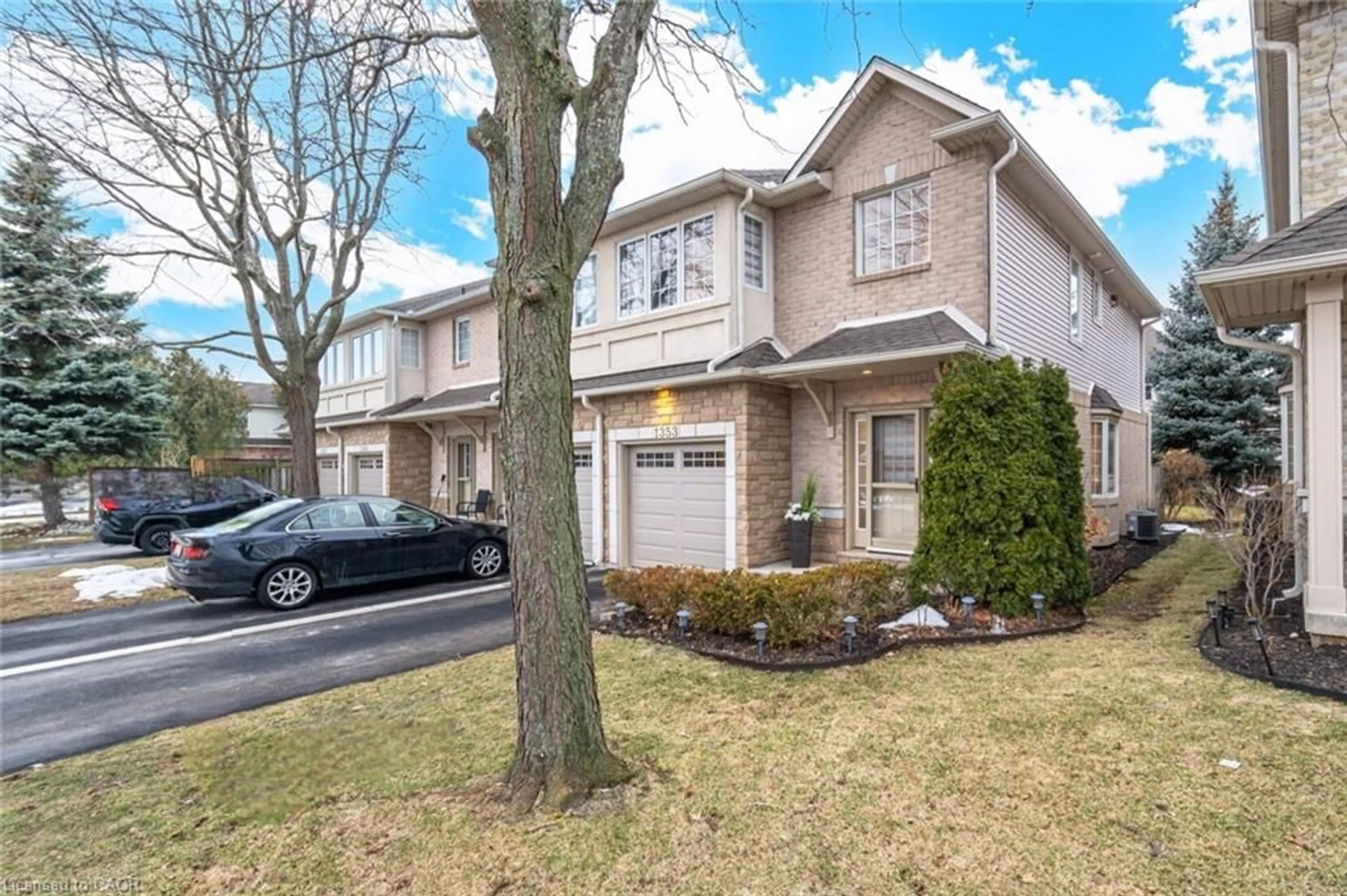 Unknown for 1353 Stephenson Dr, Burlington Ontario L7S 2M4