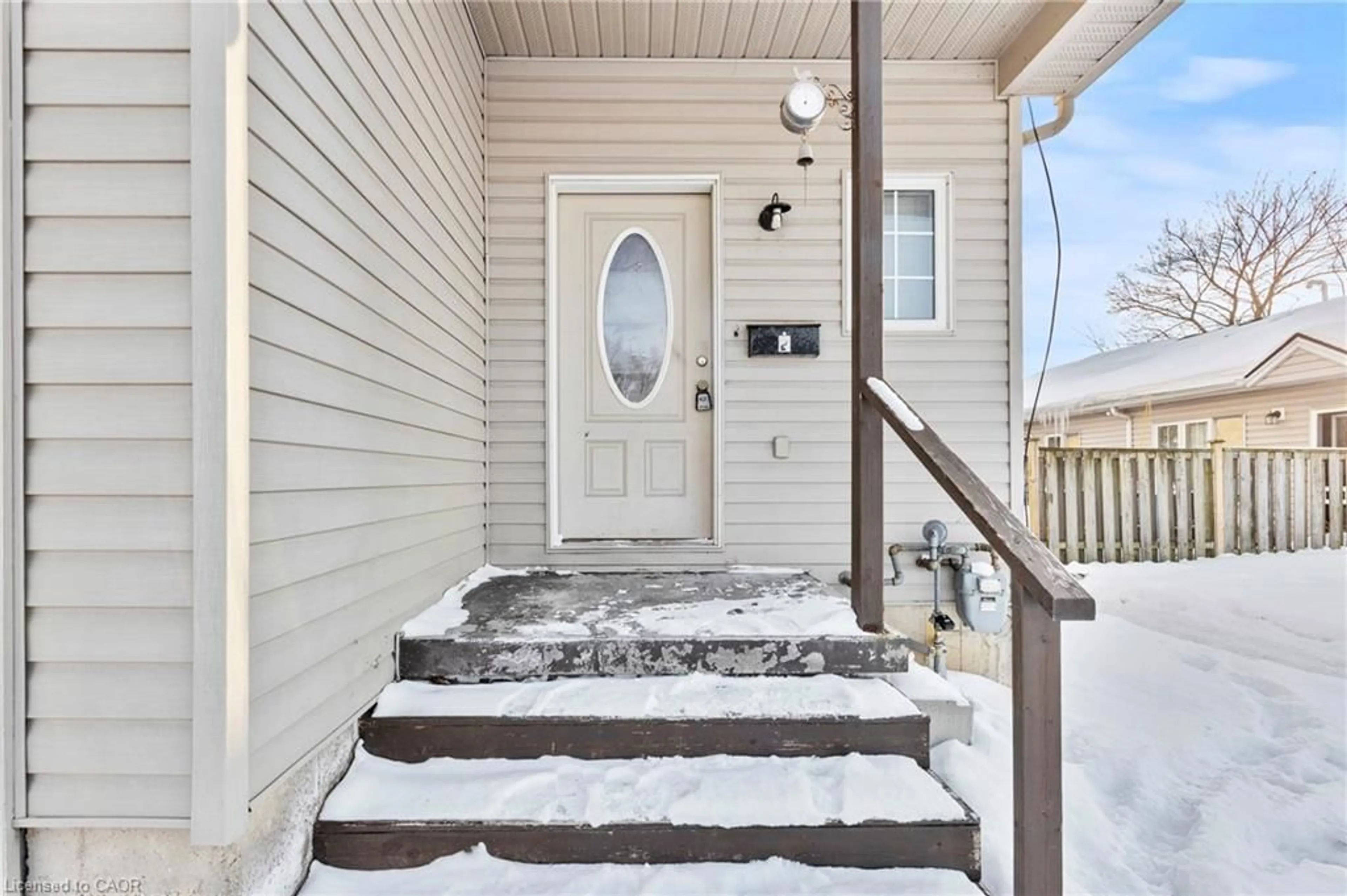 Indoor entryway for 2 Townline Rd, Thorold Ontario L2V 1W1