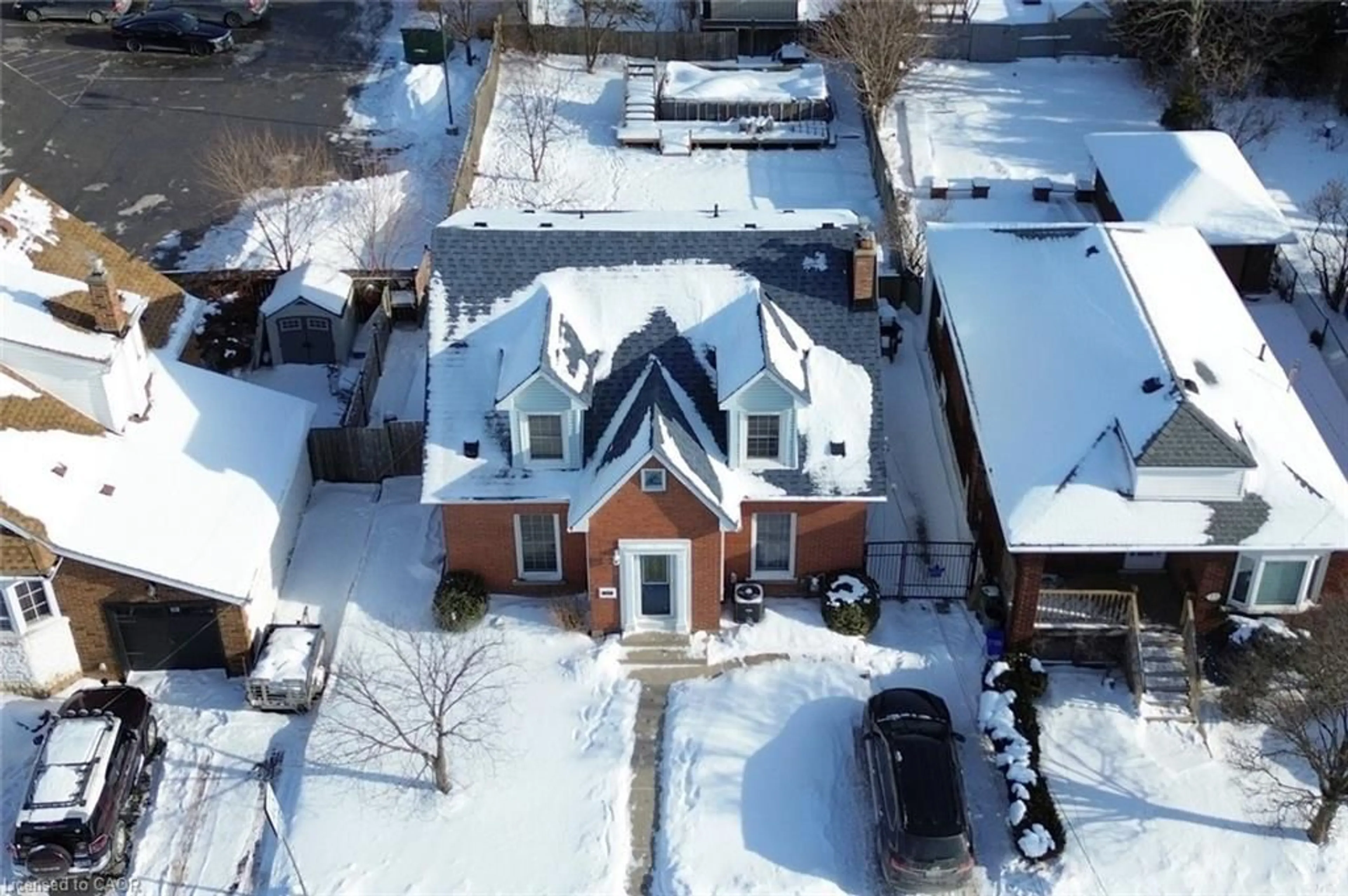 A pic from outside/outdoor area/front of a property/back of a property/a pic from drone, street for 19 East 17th St, Hamilton Ontario L9A 4L9