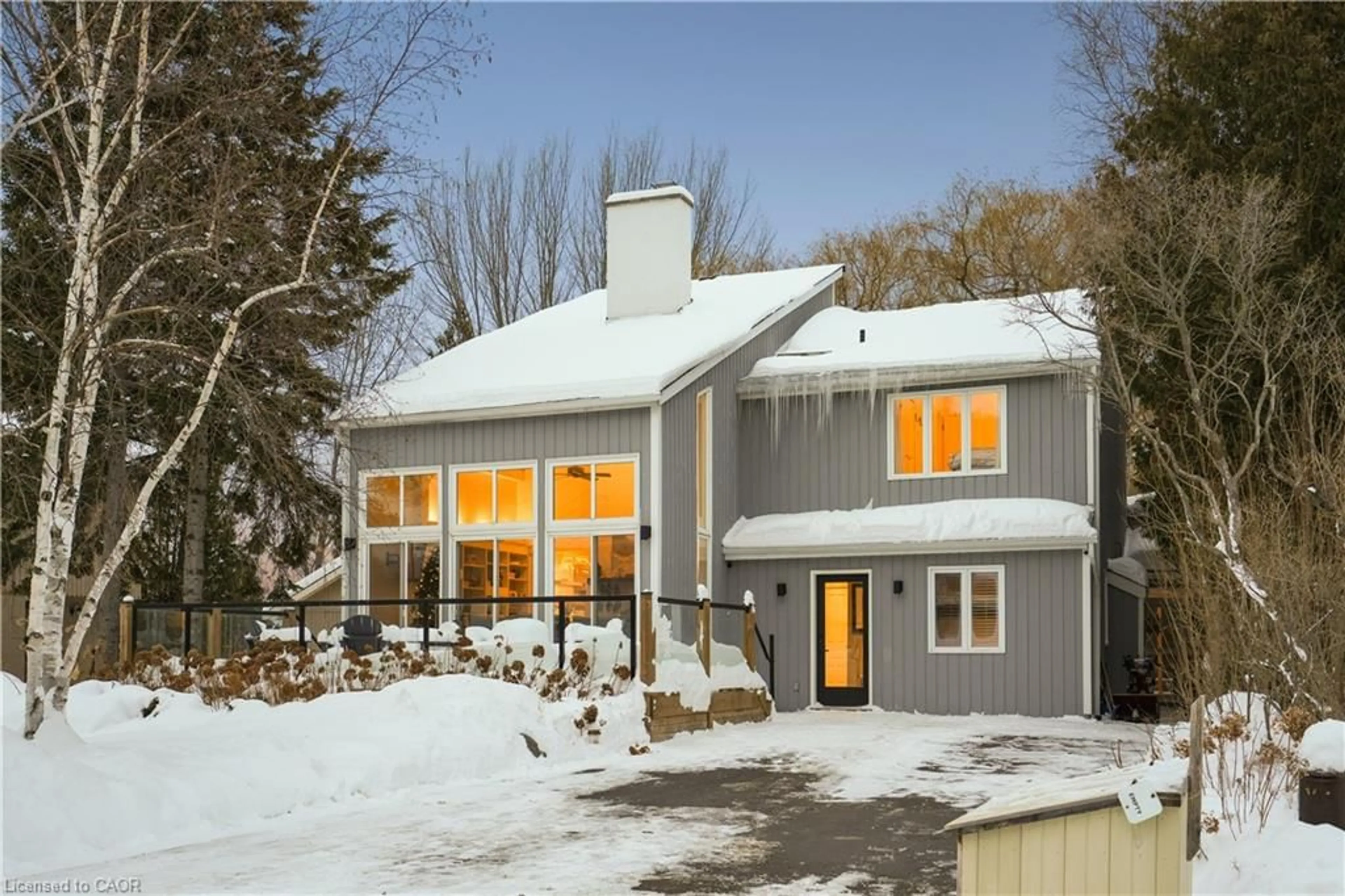 Home with vinyl exterior material, street for 144 Carmichael Cres, The Blue Mountains Ontario L9Y 0R3