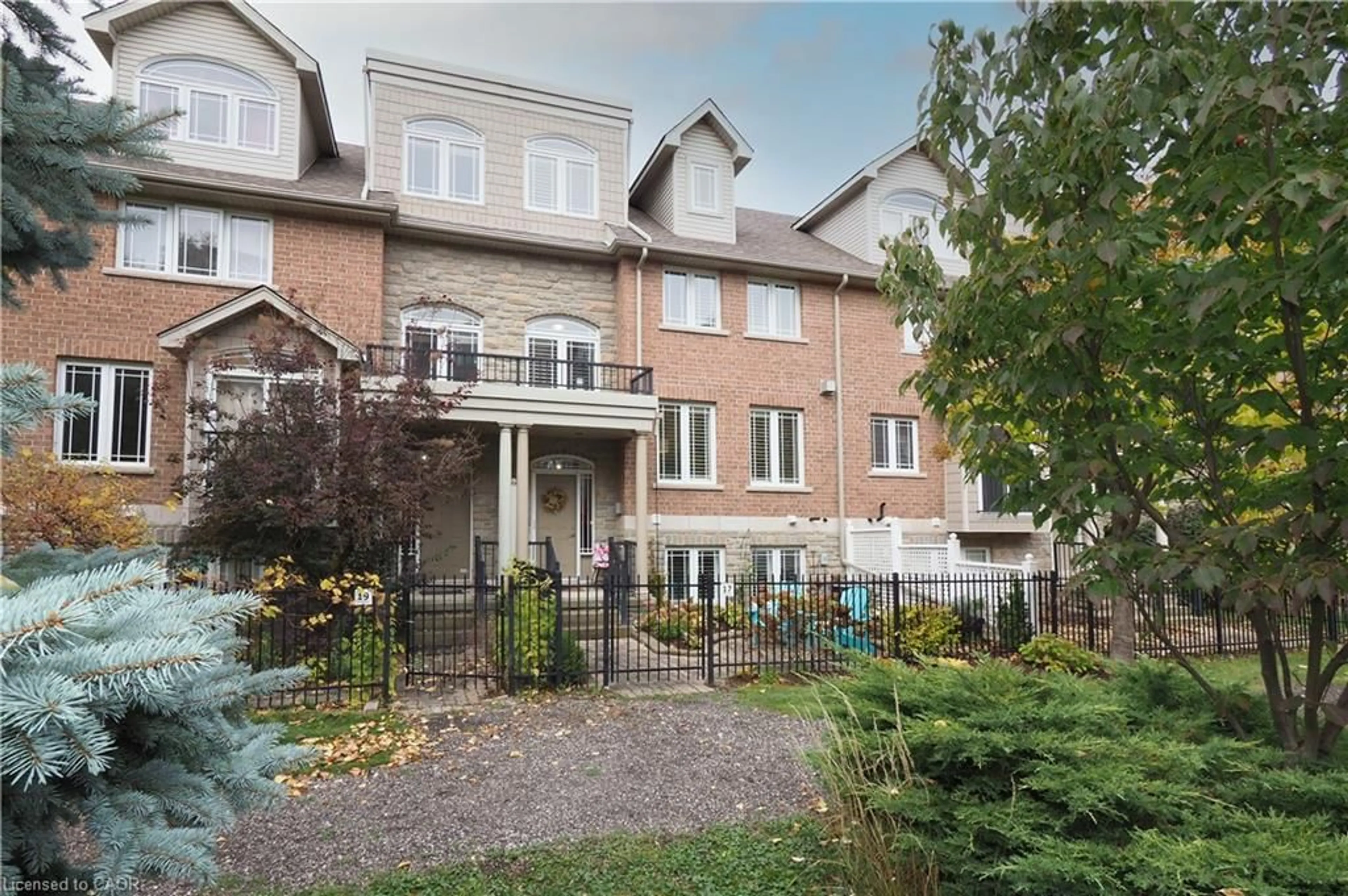 Patio, street for 17 Grosvenor Lane #n/a, Cambridge Ontario N1R 8N2