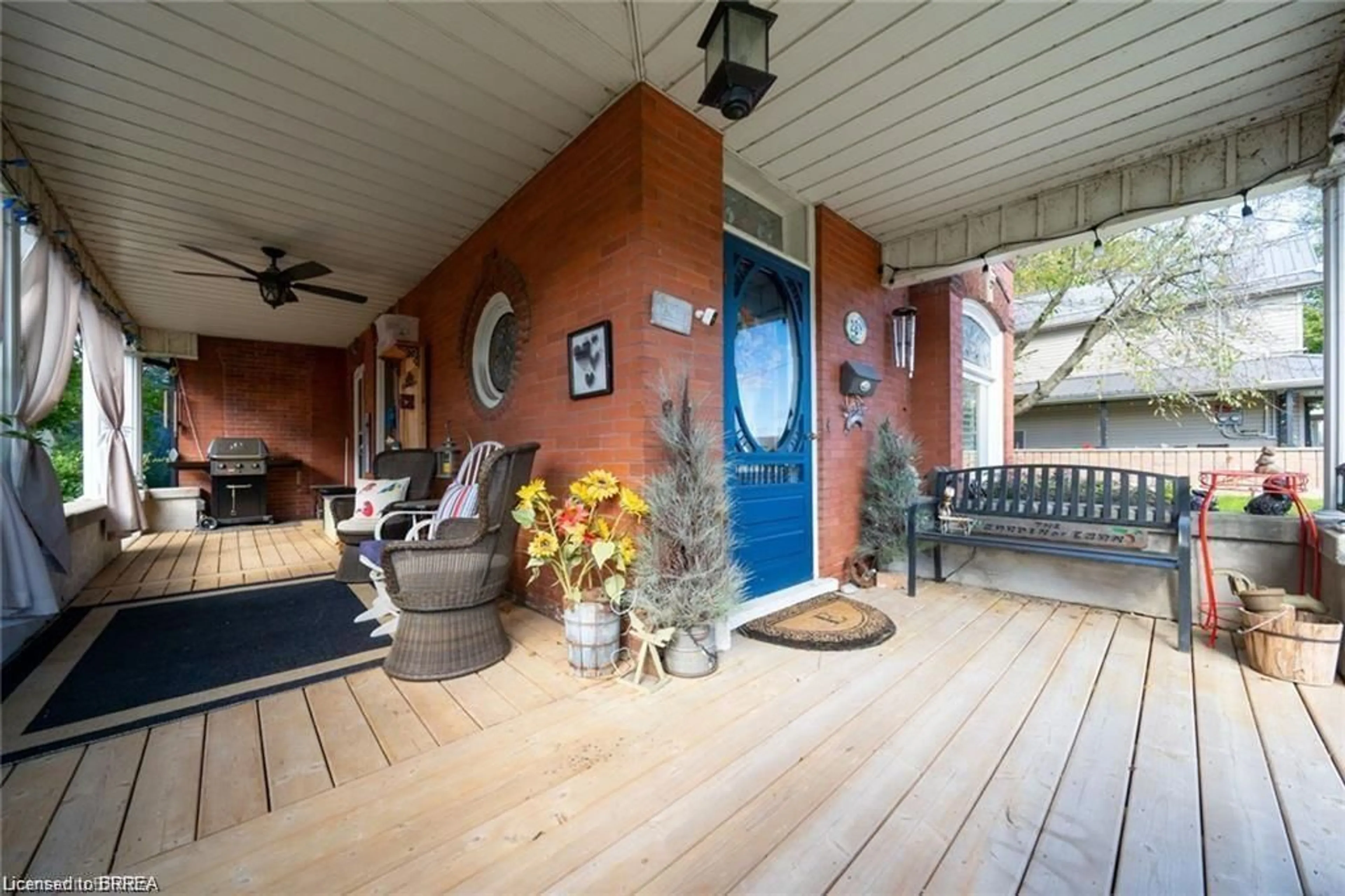 Patio, street for 284 Colborne St, Simcoe Ontario N3Y 3V5