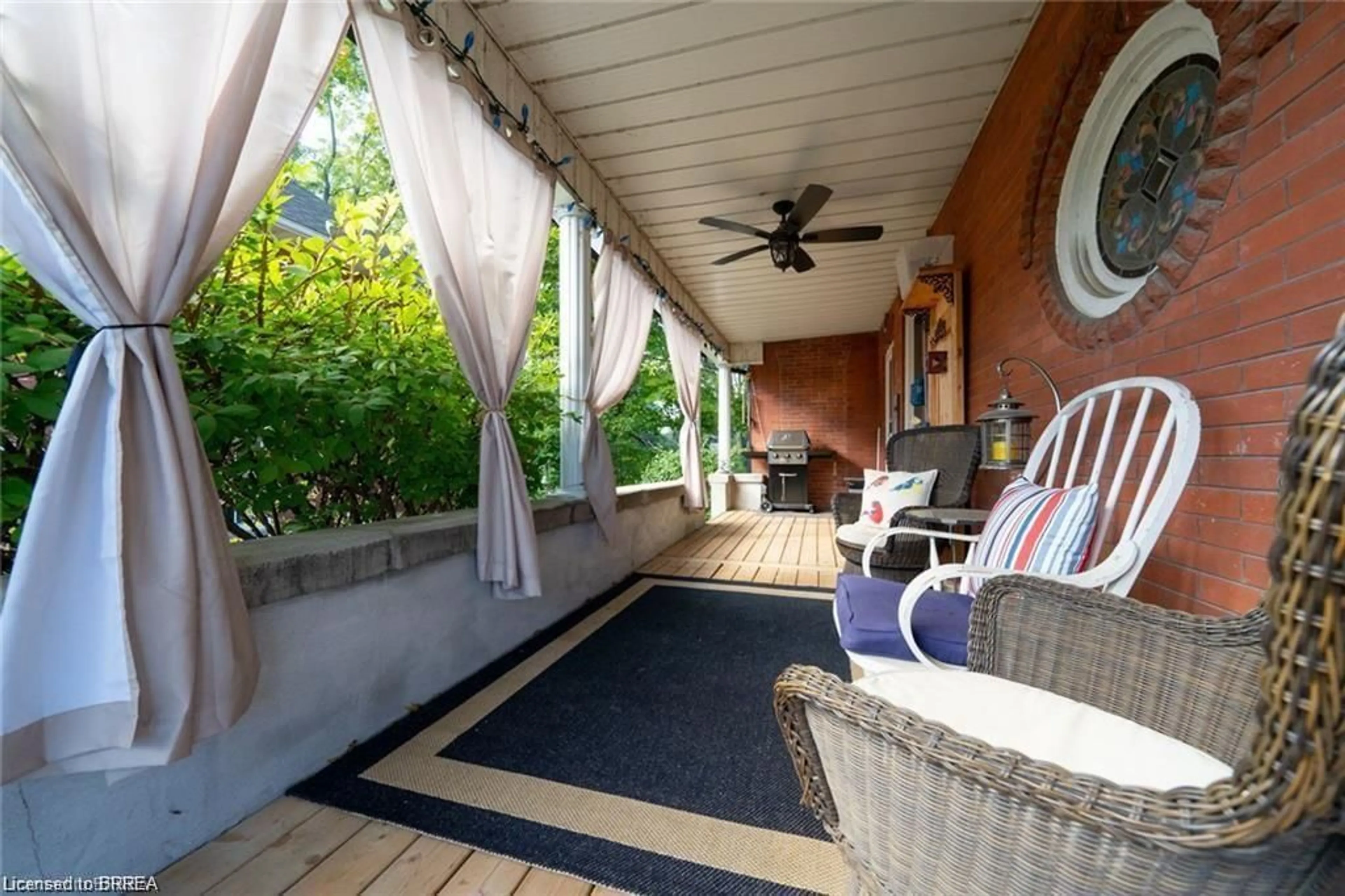 Patio, street for 284 Colborne St, Simcoe Ontario N3Y 3V5