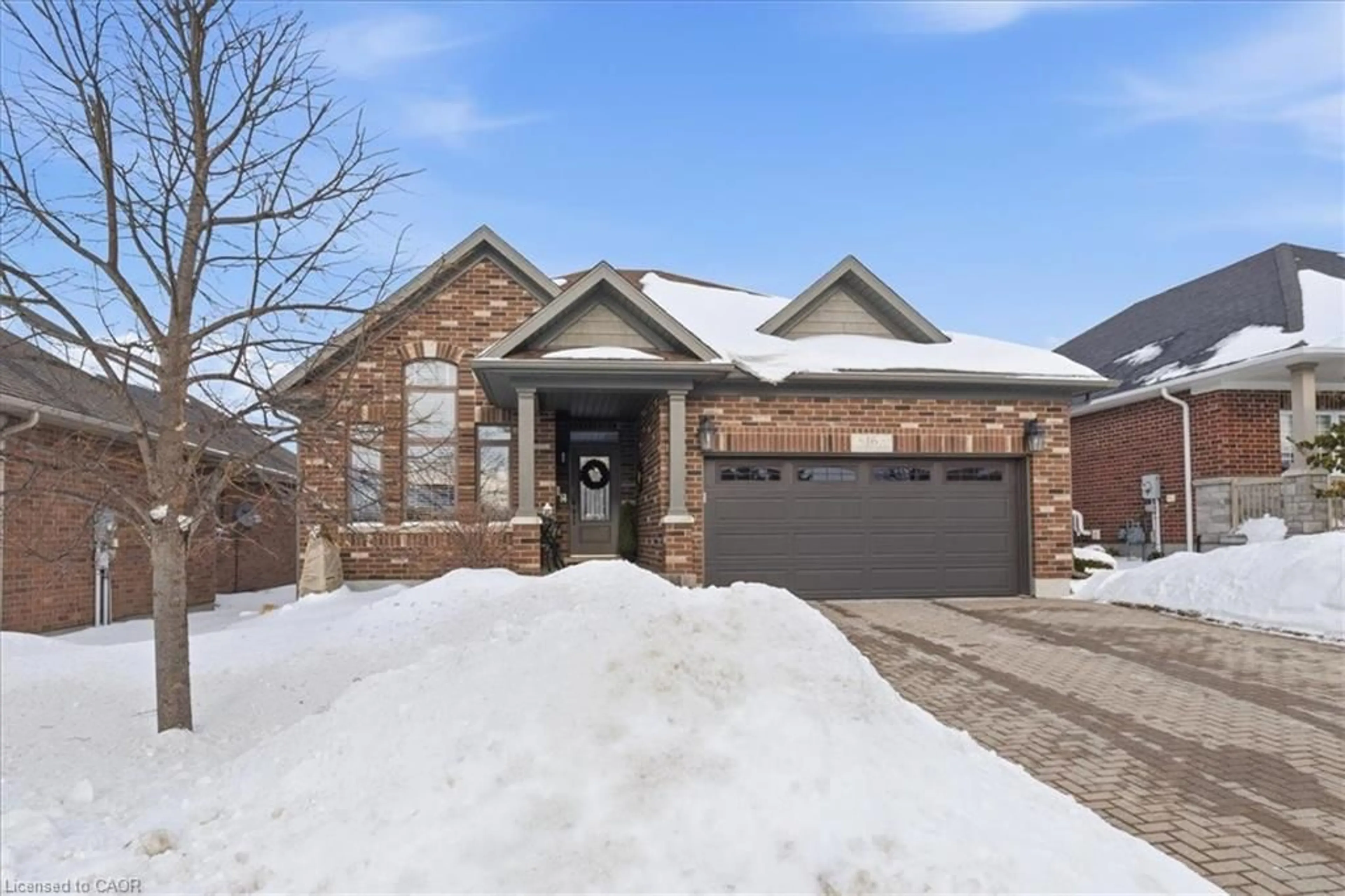 Home with brick exterior material, street for 16 Piccadilly Sq, New Hamburg Ontario N3A 0C7