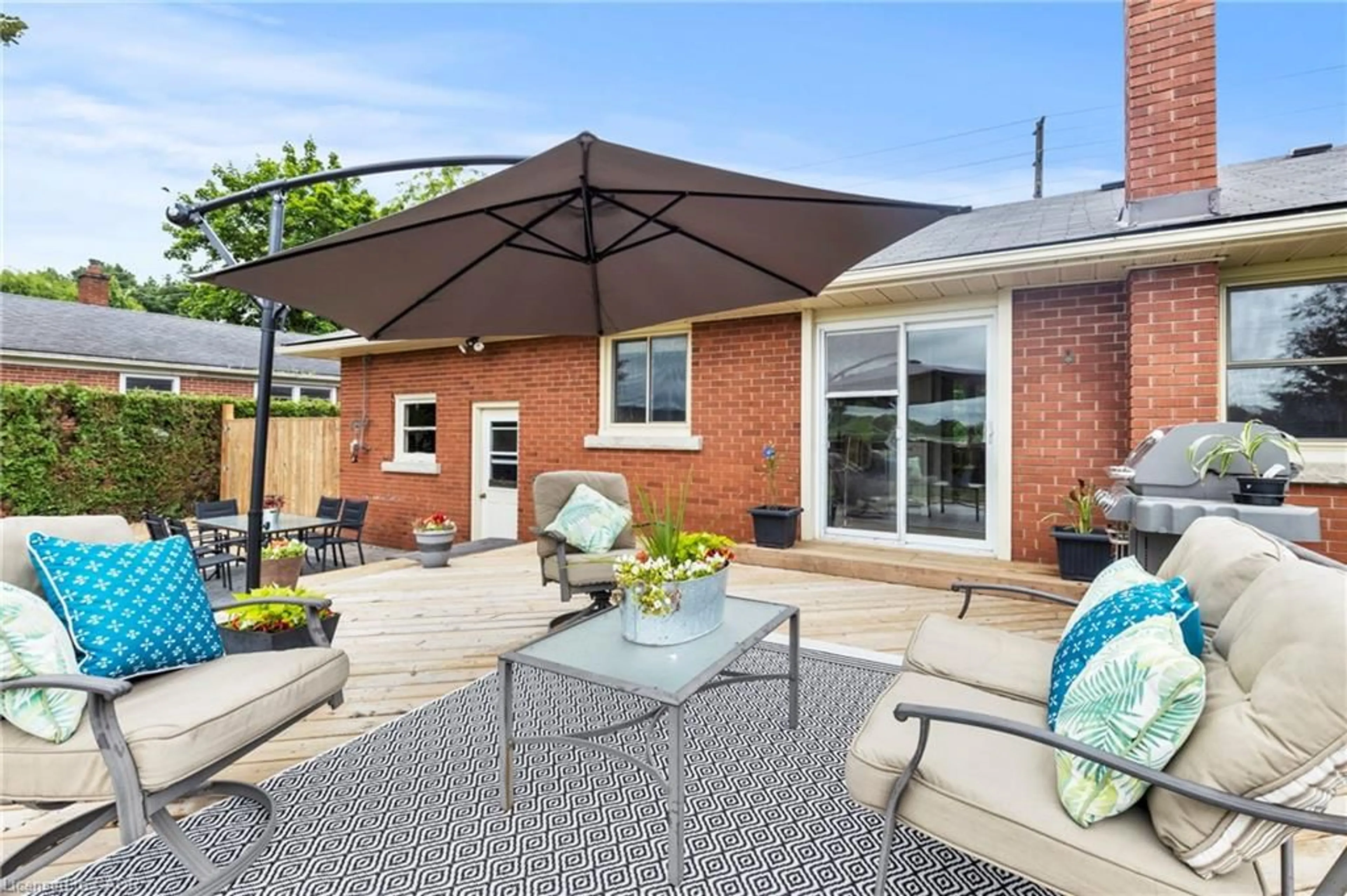 Patio, street for 4153 Aberdeen Rd, Beamsville Ontario L0R 1B6