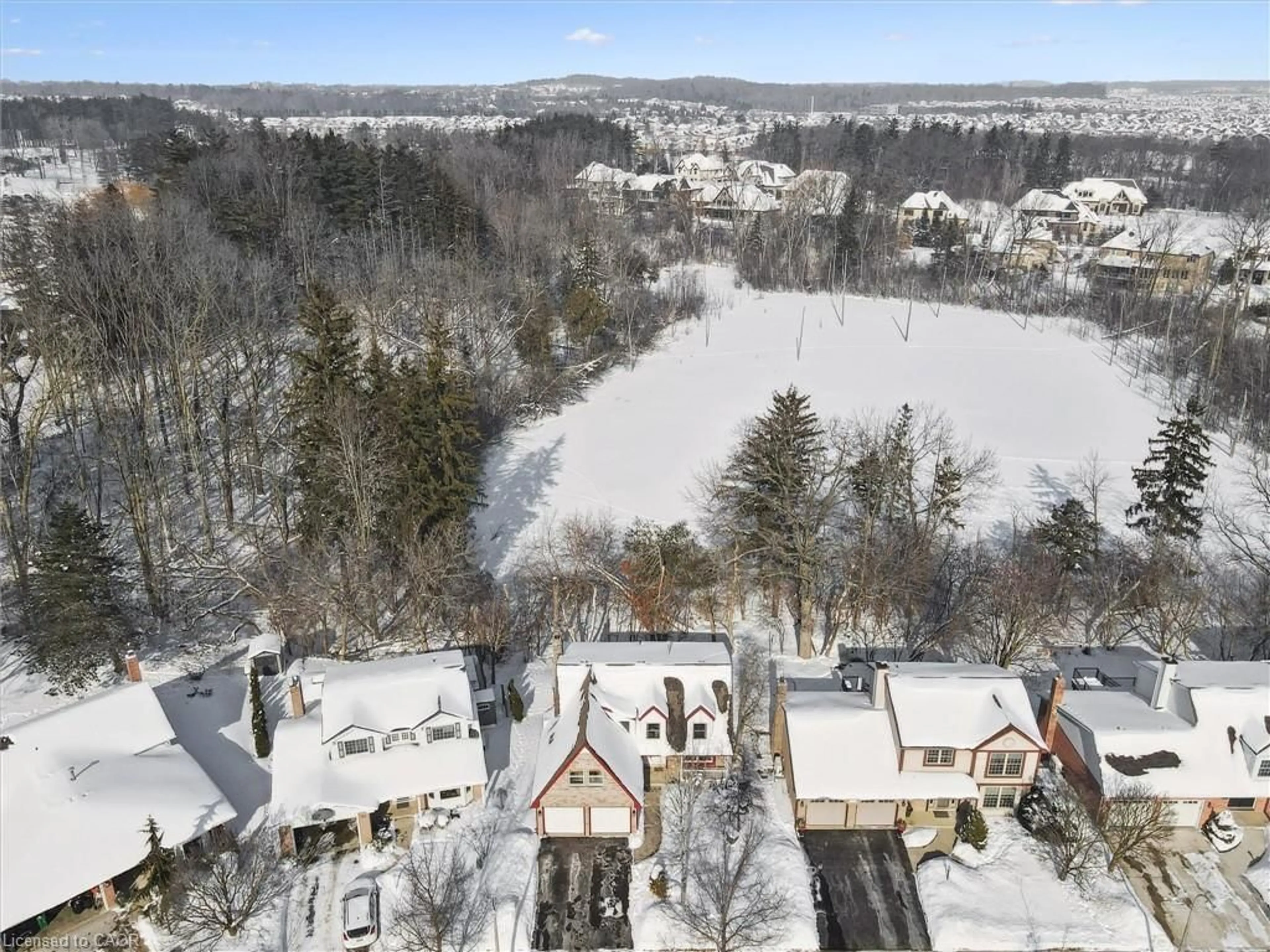 A pic from outside/outdoor area/front of a property/back of a property/a pic from drone, unknown for 33 Manitoulin Cres, Kitchener Ontario N2A 3J4