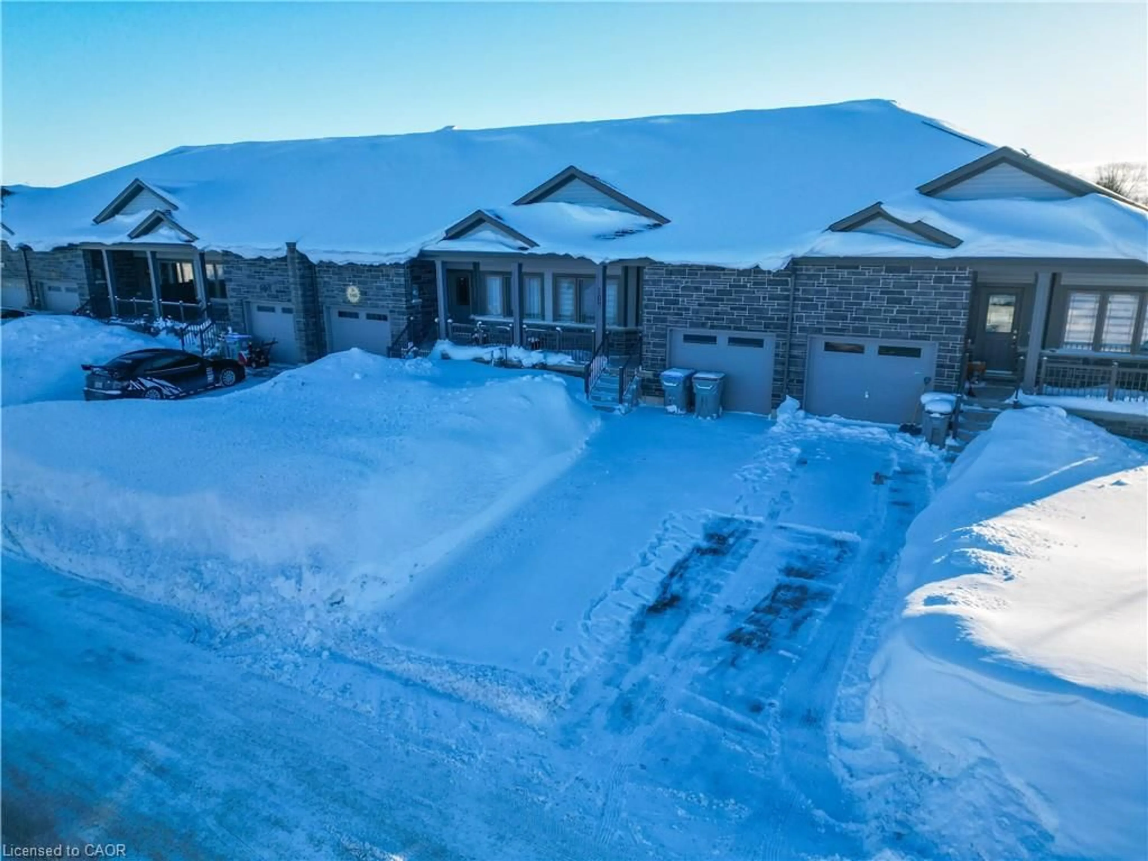 A pic from outside/outdoor area/front of a property/back of a property/a pic from drone, building for 107 Cheryl Ave, Atwood Ontario N0G 1B0