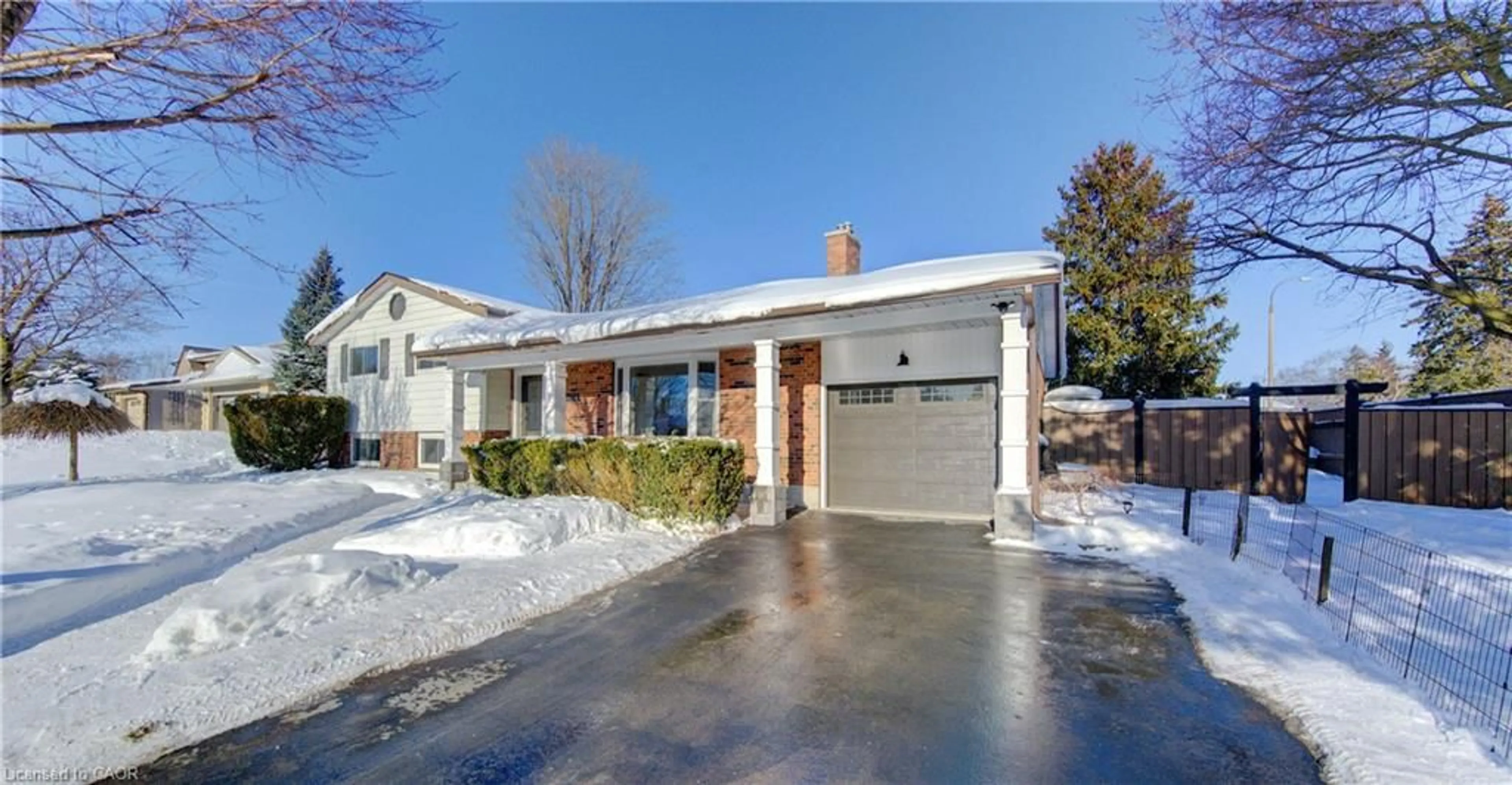 Home with brick exterior material, street for 322 Daleview Pl, Waterloo Ontario N2L 5M5