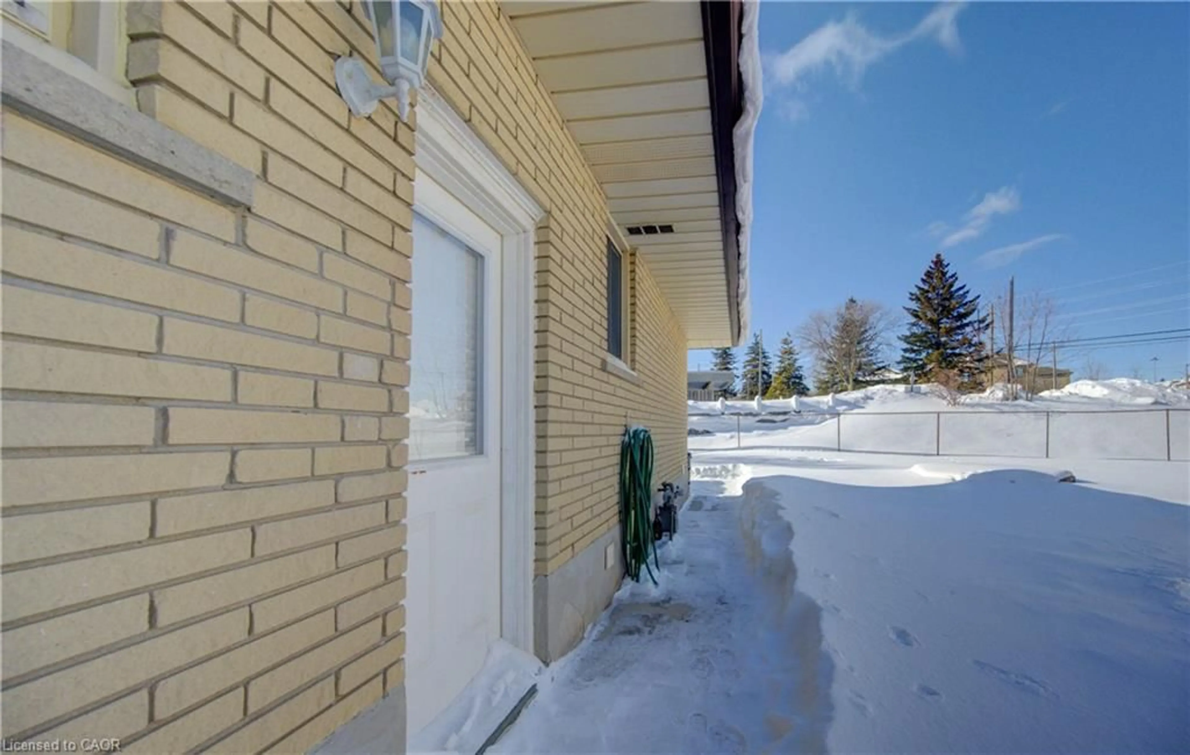 Patio, street for 43 Hillsborough Cres, Kitchener Ontario N2E 1J5