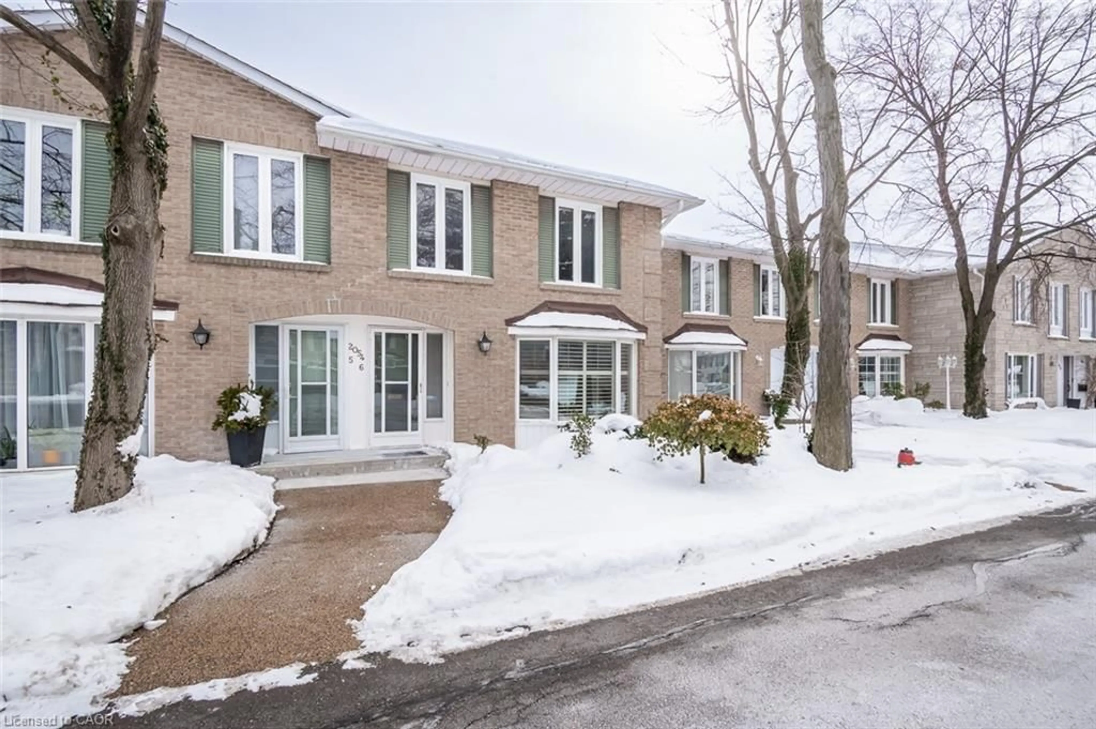 Unknown for 2054 Brant St #6, Burlington Ontario L7P 3A6