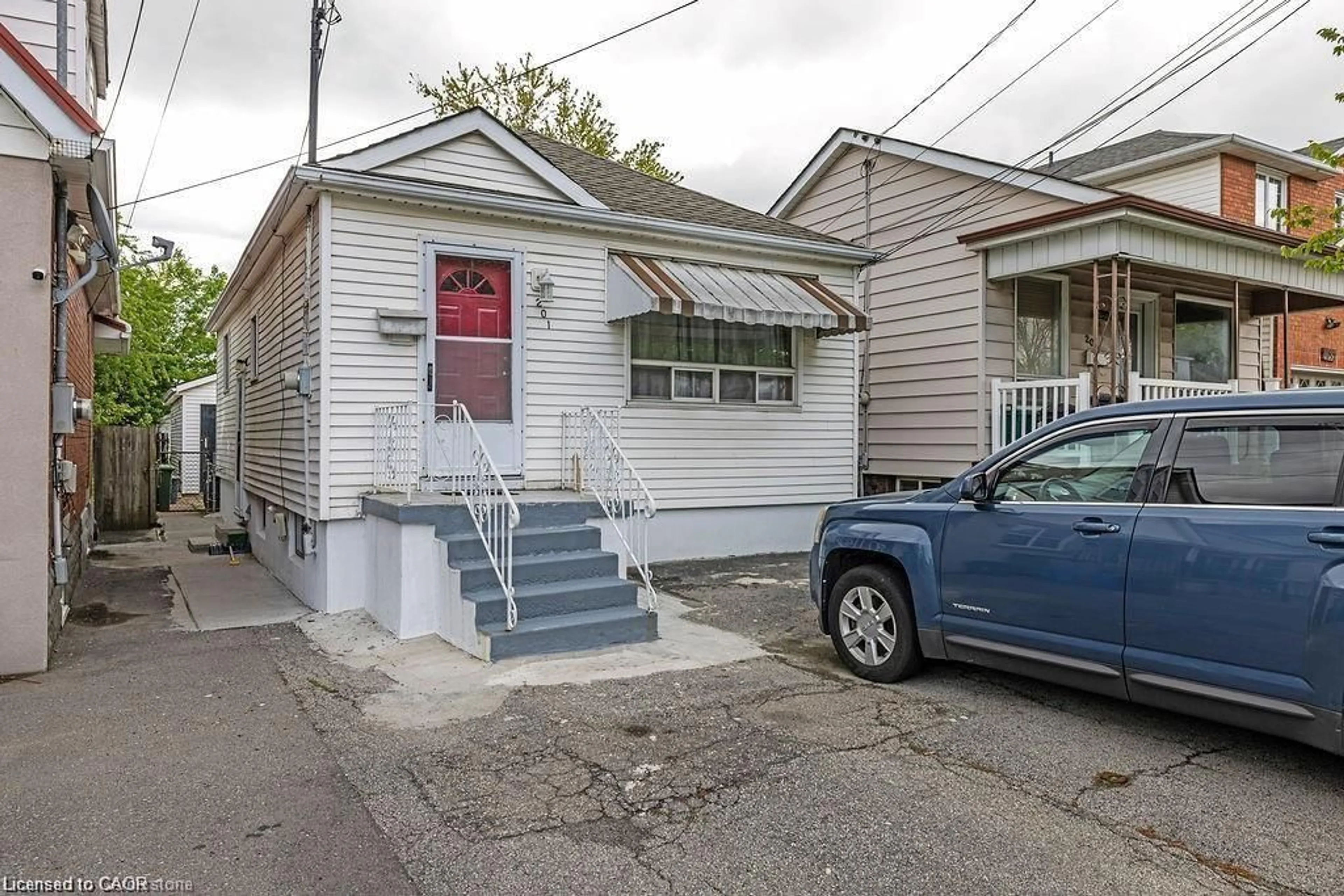 Unknown for 201 East 23rd. St, Hamilton Ontario L8V 2X2