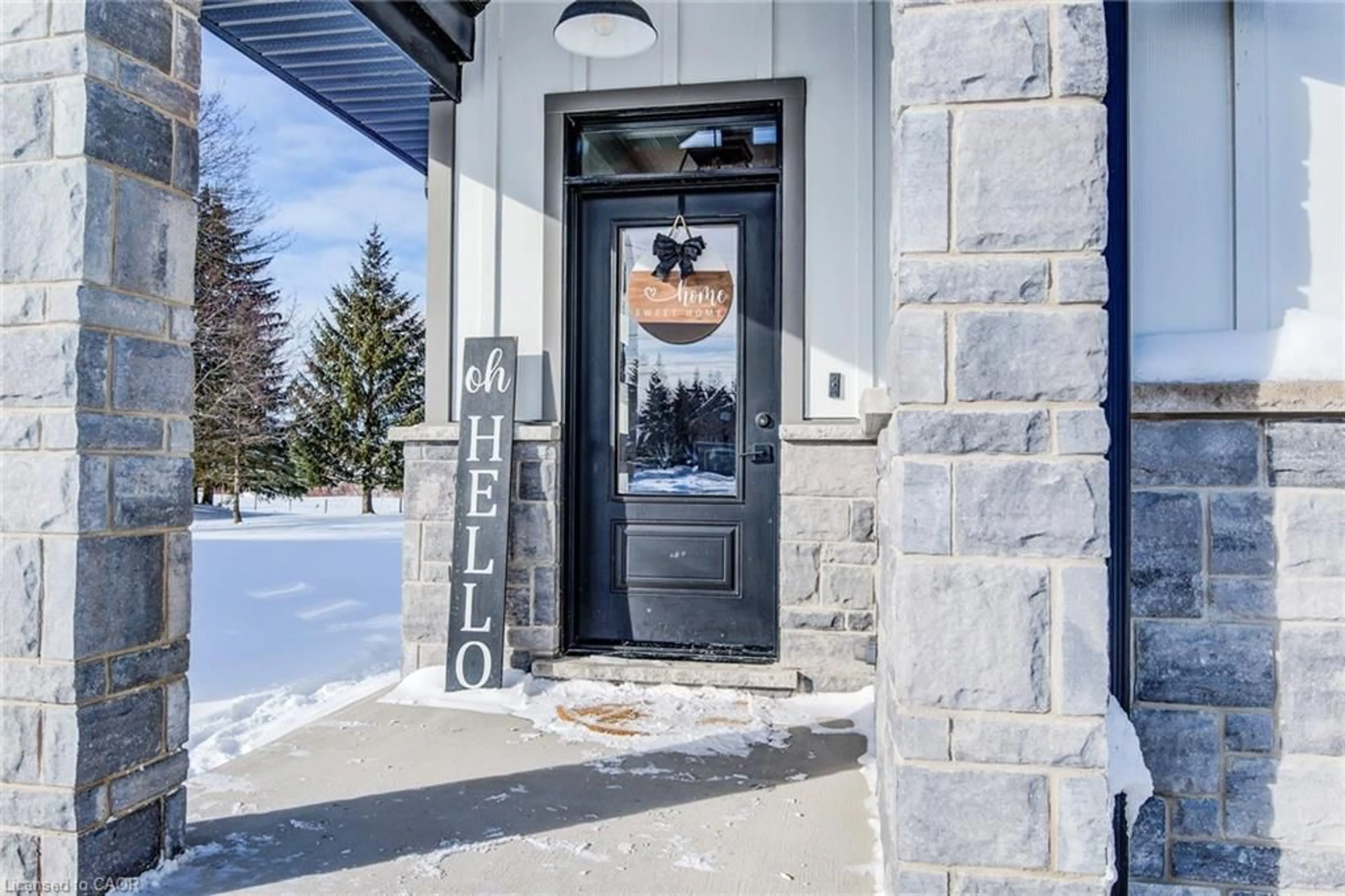 Indoor entryway for 338 Snyders Rd, Baden Ontario N3A 2V5