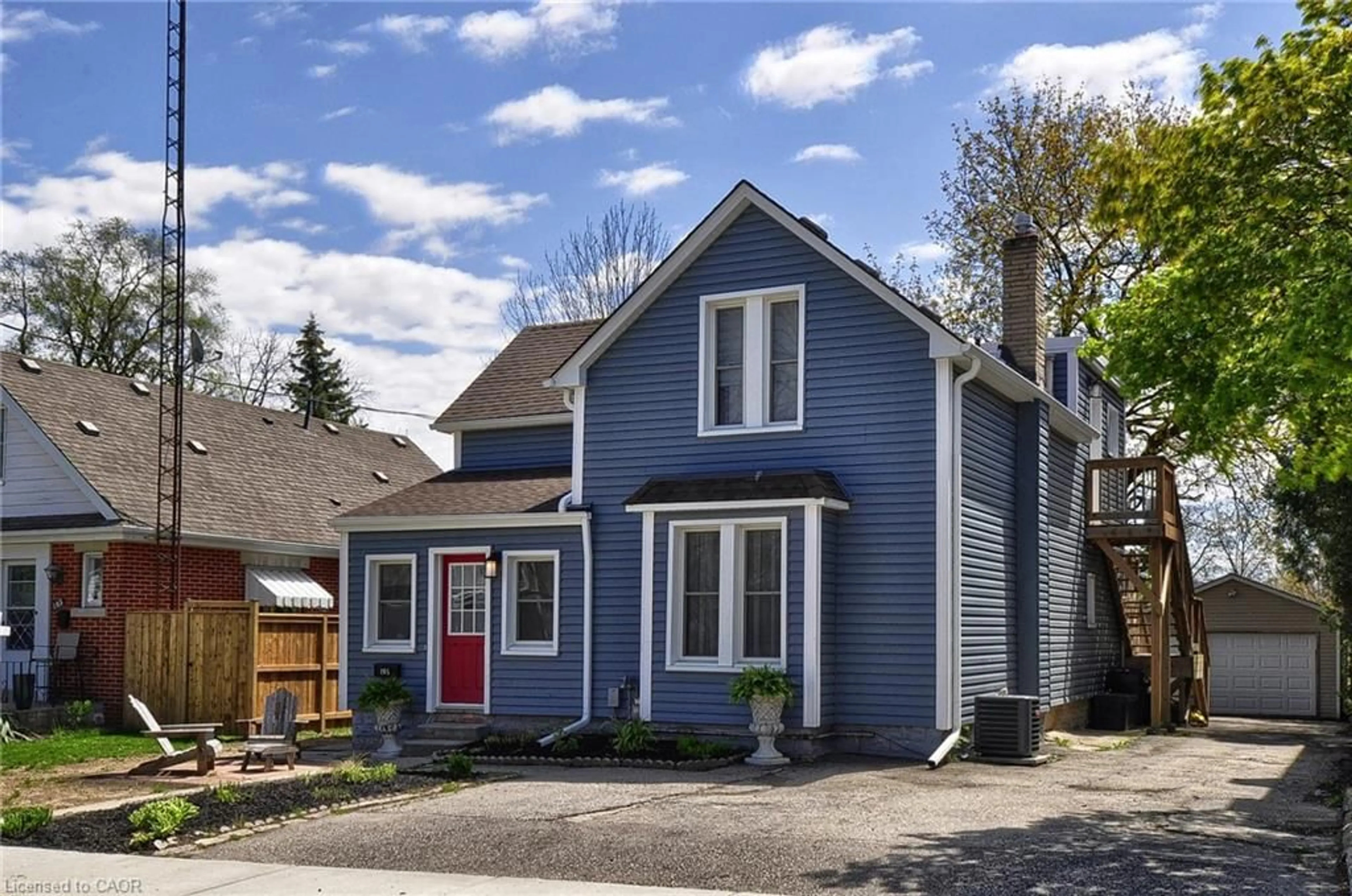 Home with vinyl exterior material, street for 105 Francis St, Cambridge Ontario N1S 1Z9