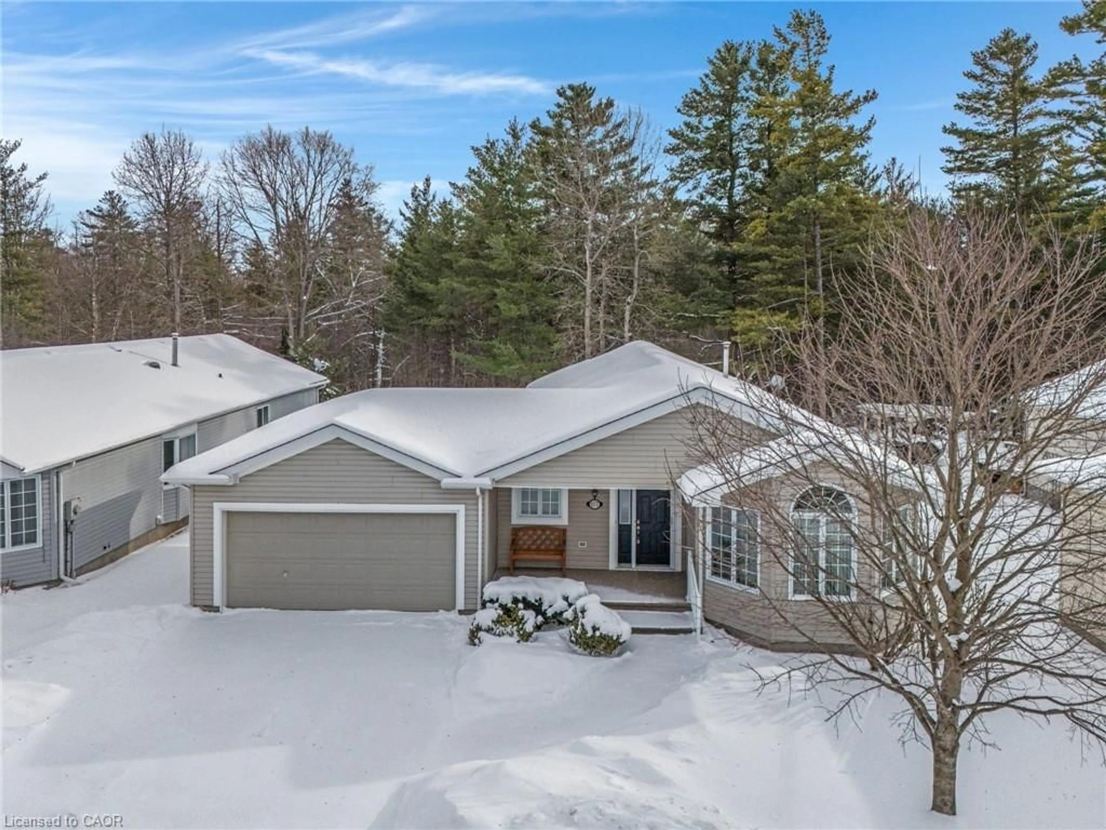 A pic from outside/outdoor area/front of a property/back of a property/a pic from drone, unknown for 117 Bushmill Cir, Freelton Ontario L8B 1A5