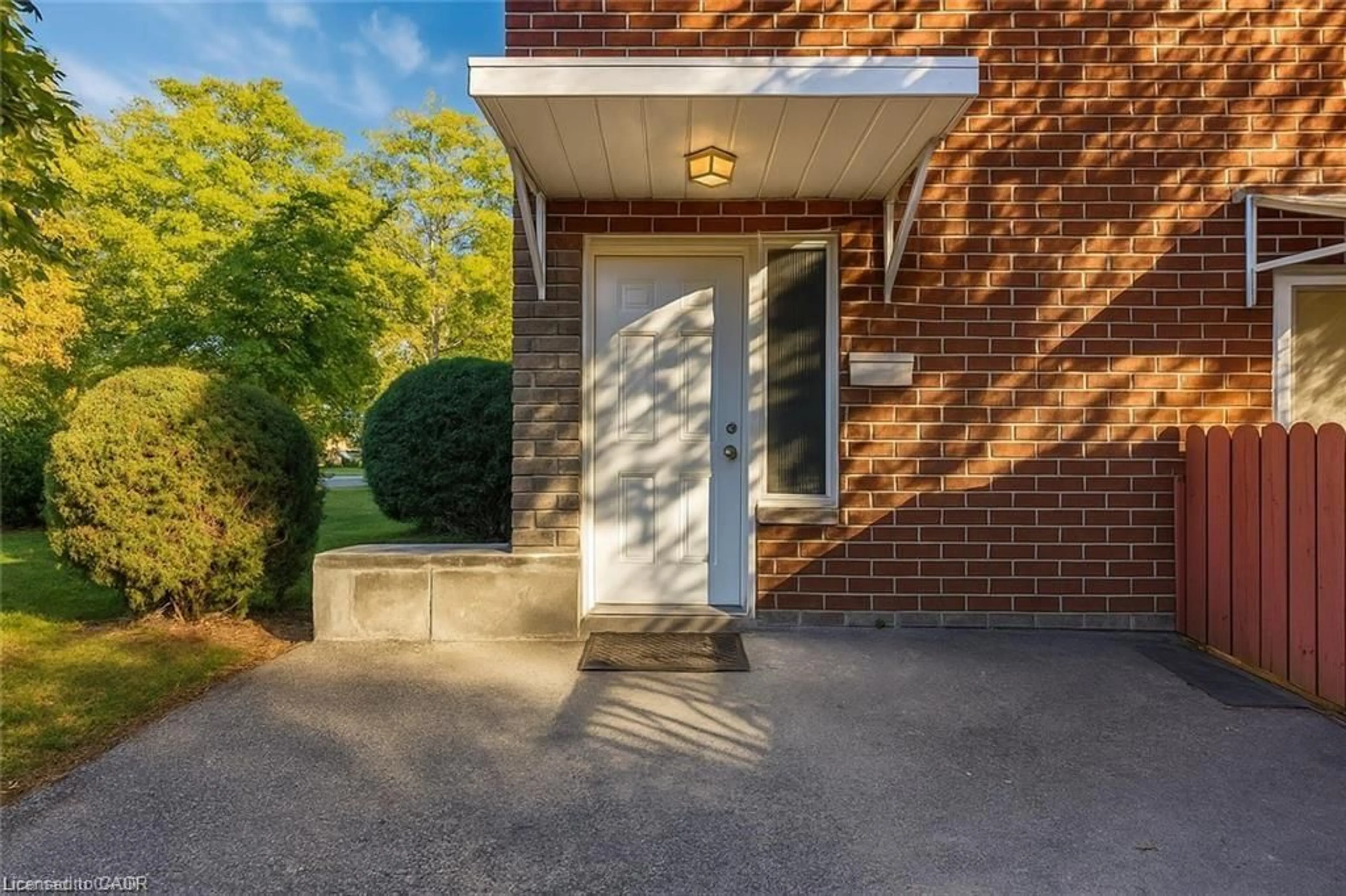 Home with brick exterior material, street for 48 Luscombe St, Hamilton Ontario L9A 2J8