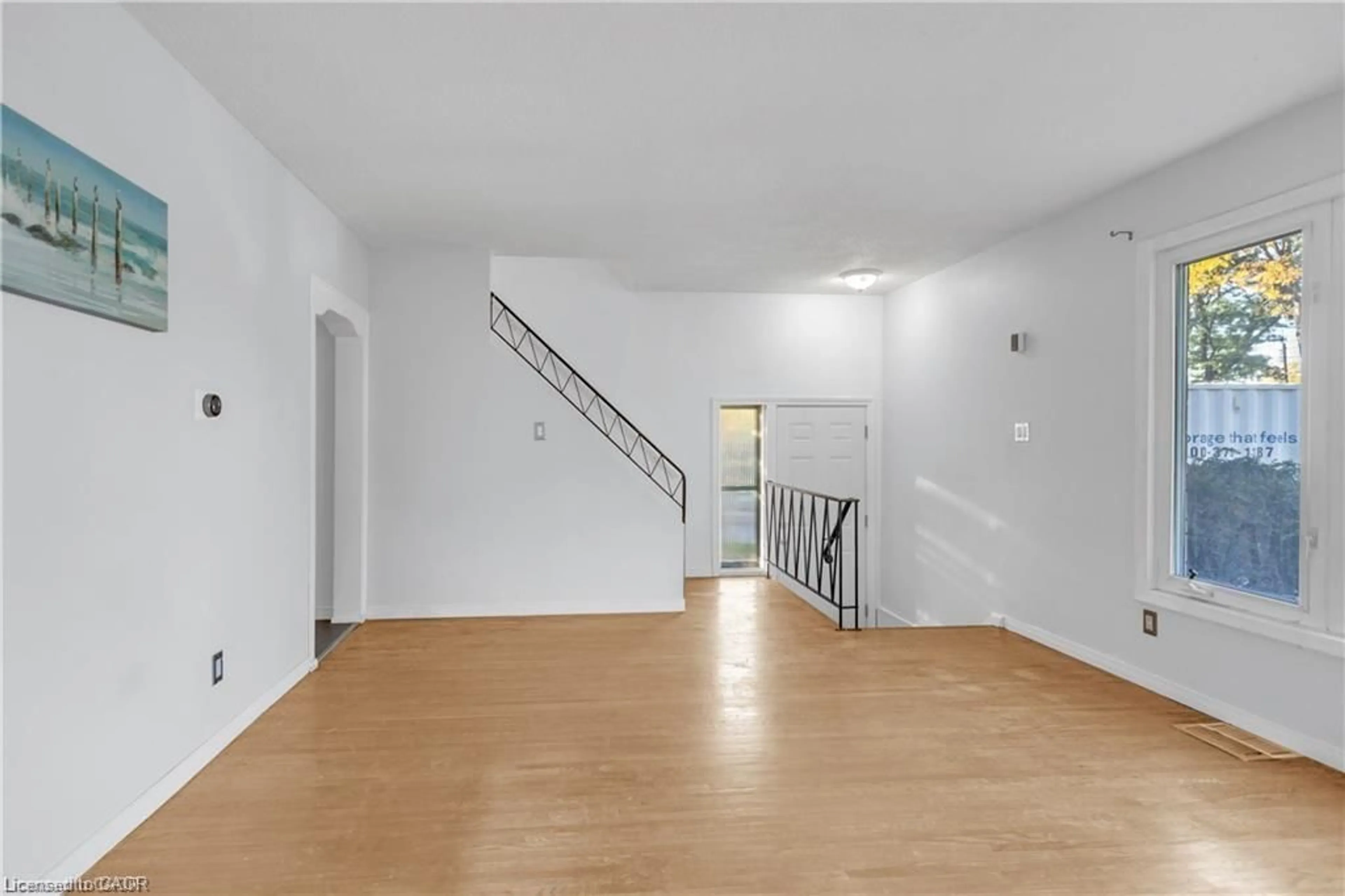 A pic of a room for 48 Luscombe St, Hamilton Ontario L9A 2J8