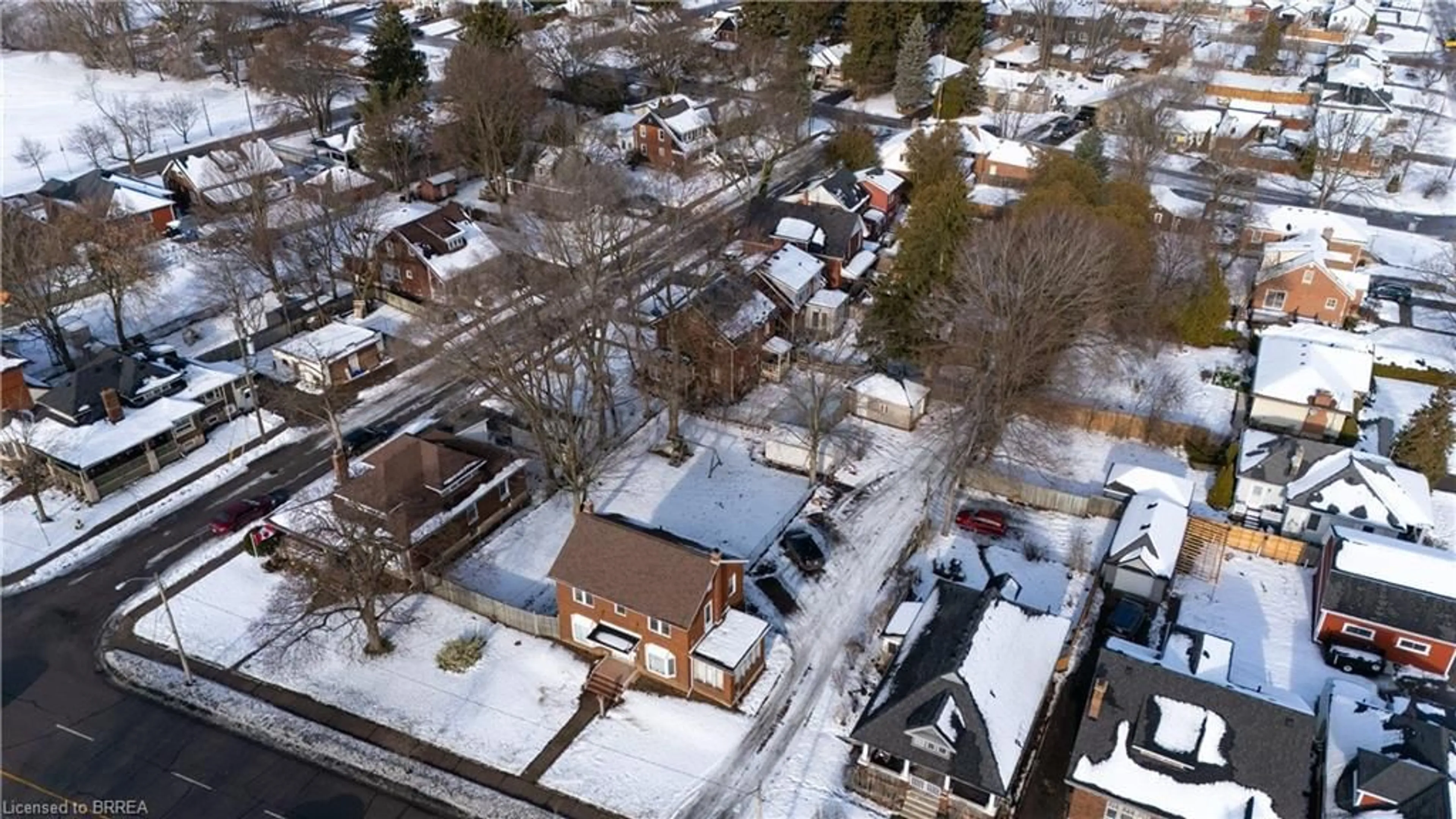 A pic from outside/outdoor area/front of a property/back of a property/a pic from drone, street for 688 Colborne St, Brantford Ontario N3S 3R1