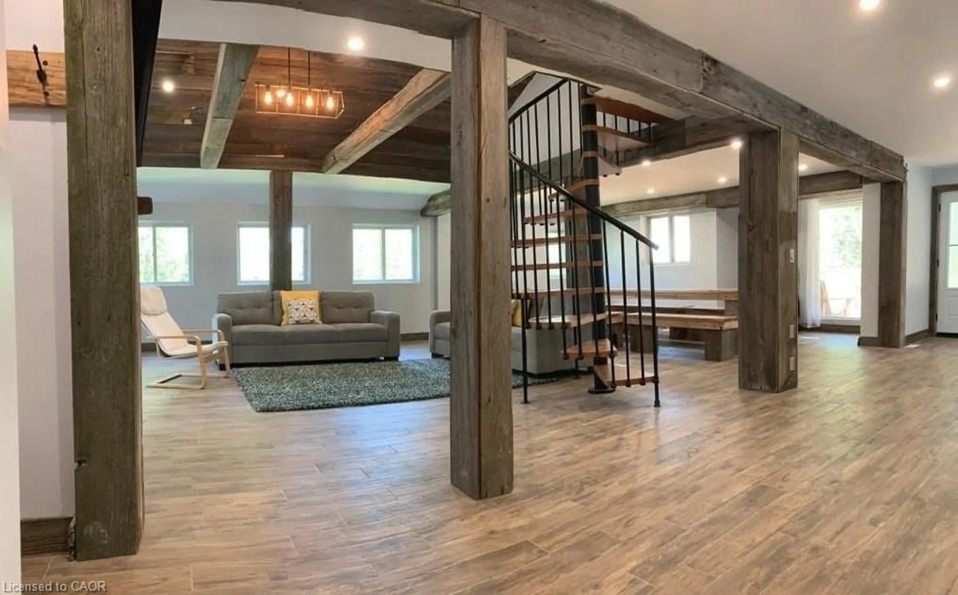 Indoor foyer for 112 Nordic Rd, Ravenna Ontario N0H 2E0