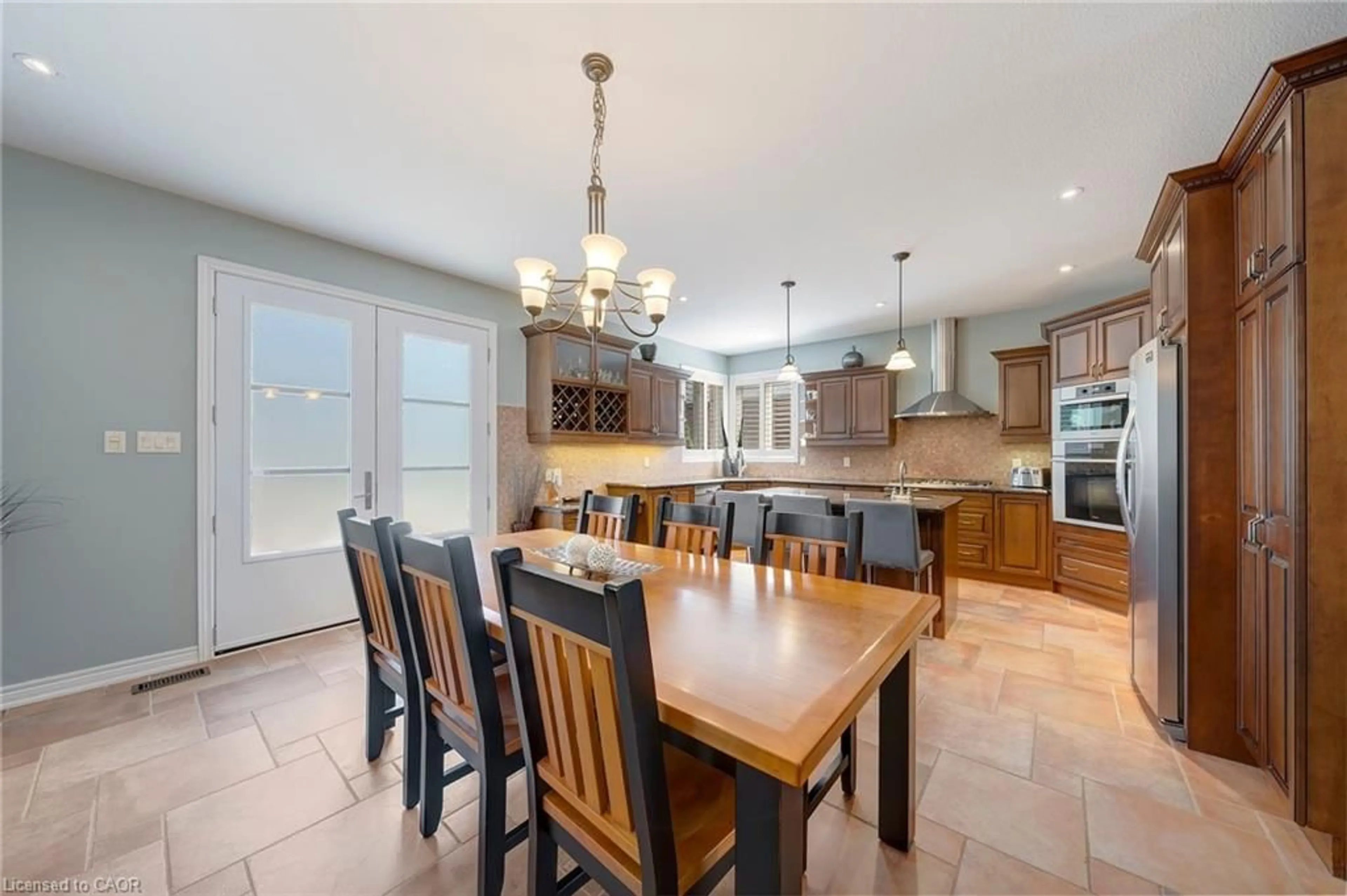 Open concept kitchen, ceramic/tile floor for 578 Fifty Rd, Stoney Creek Ontario L8E 5T5