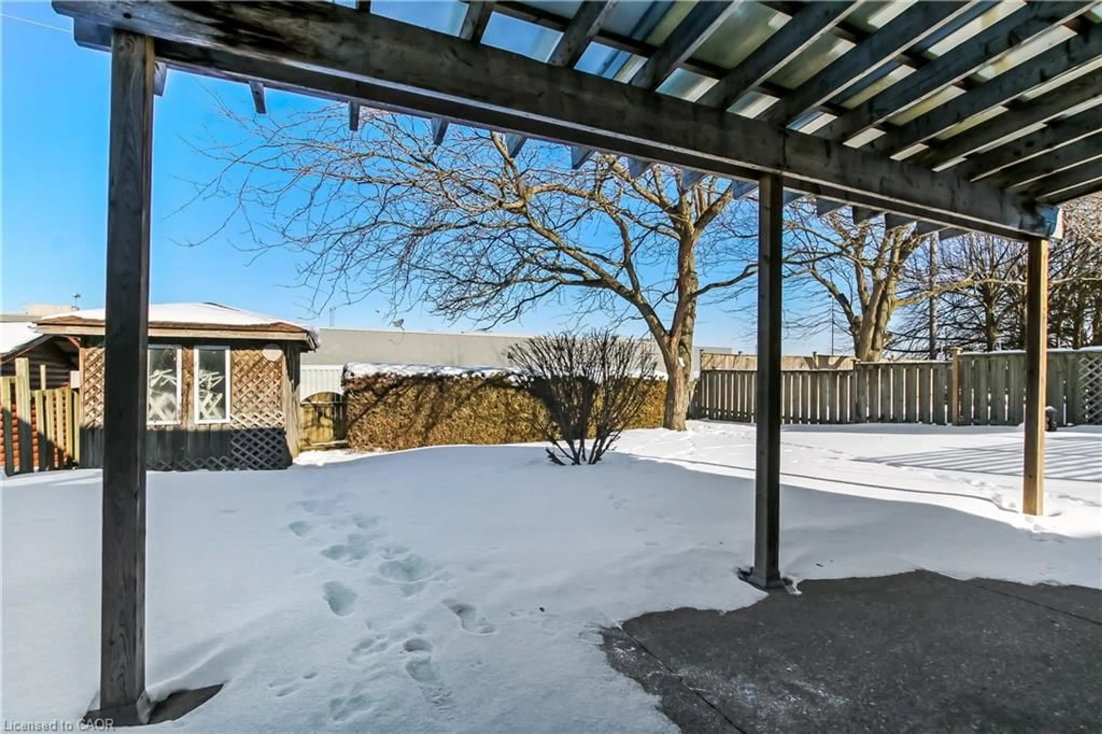 Patio, street for 13 Churchill Cir, Simcoe Ontario N3Y 4Z4