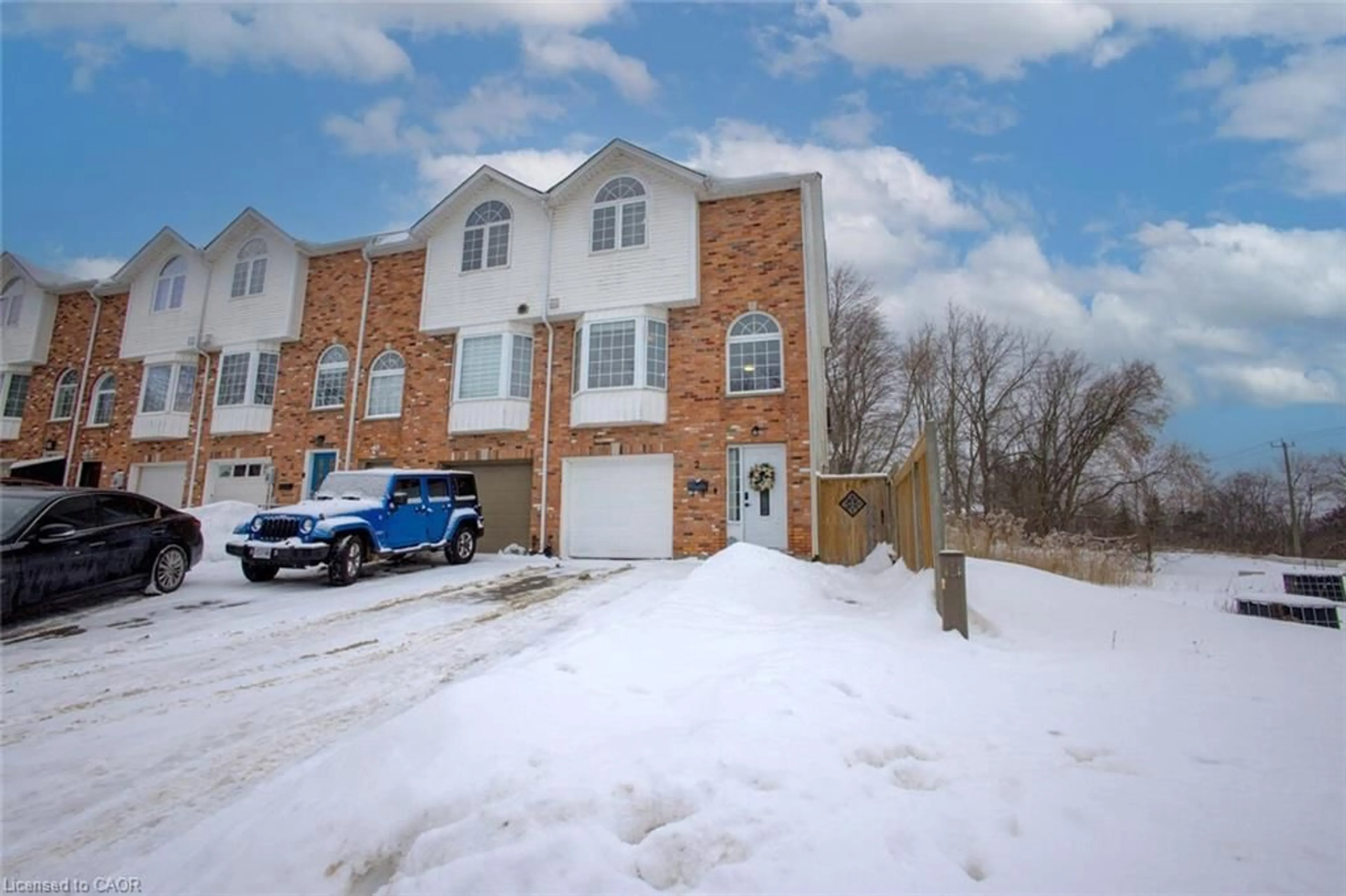 Unknown for 2 Winston Blvd, Cambridge Ontario N3C 1L4