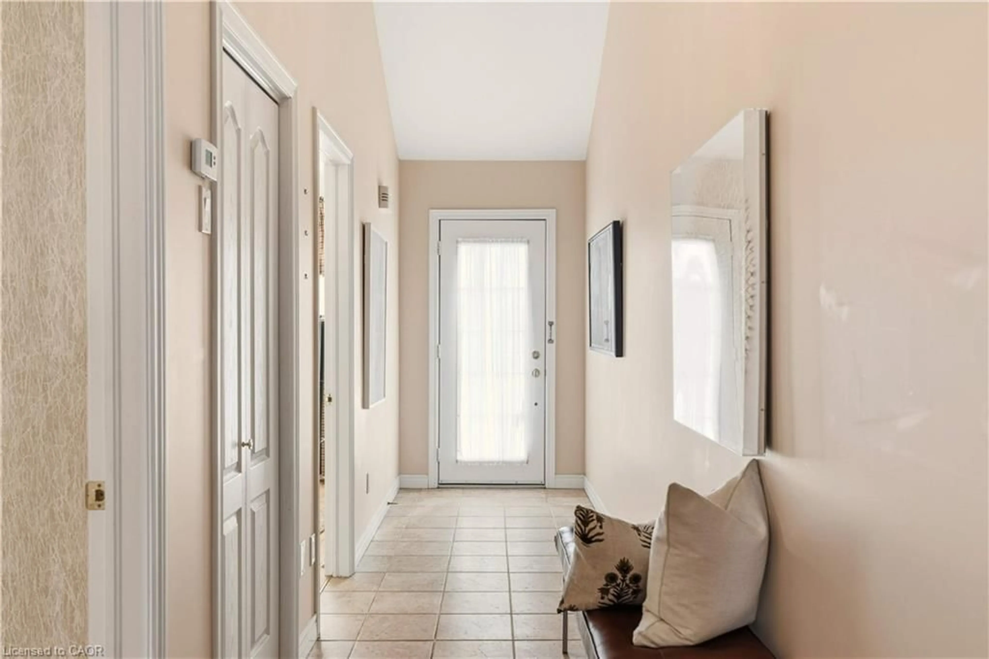 Indoor entryway for 47 Main St #30, Waterdown Ontario L9H 2P7