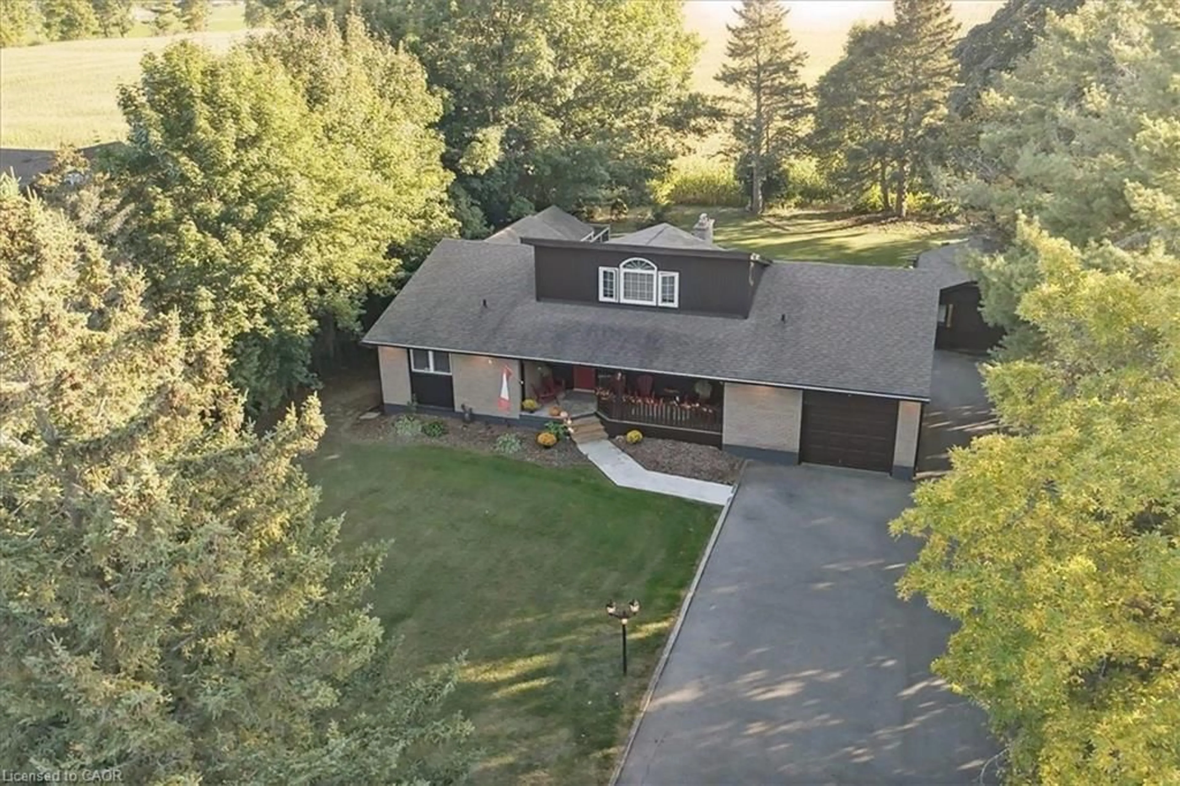 A pic from outside/outdoor area/front of a property/back of a property/a pic from drone, unknown for 3125 Guyatt Rd, Hannon Ontario L0R 1P0