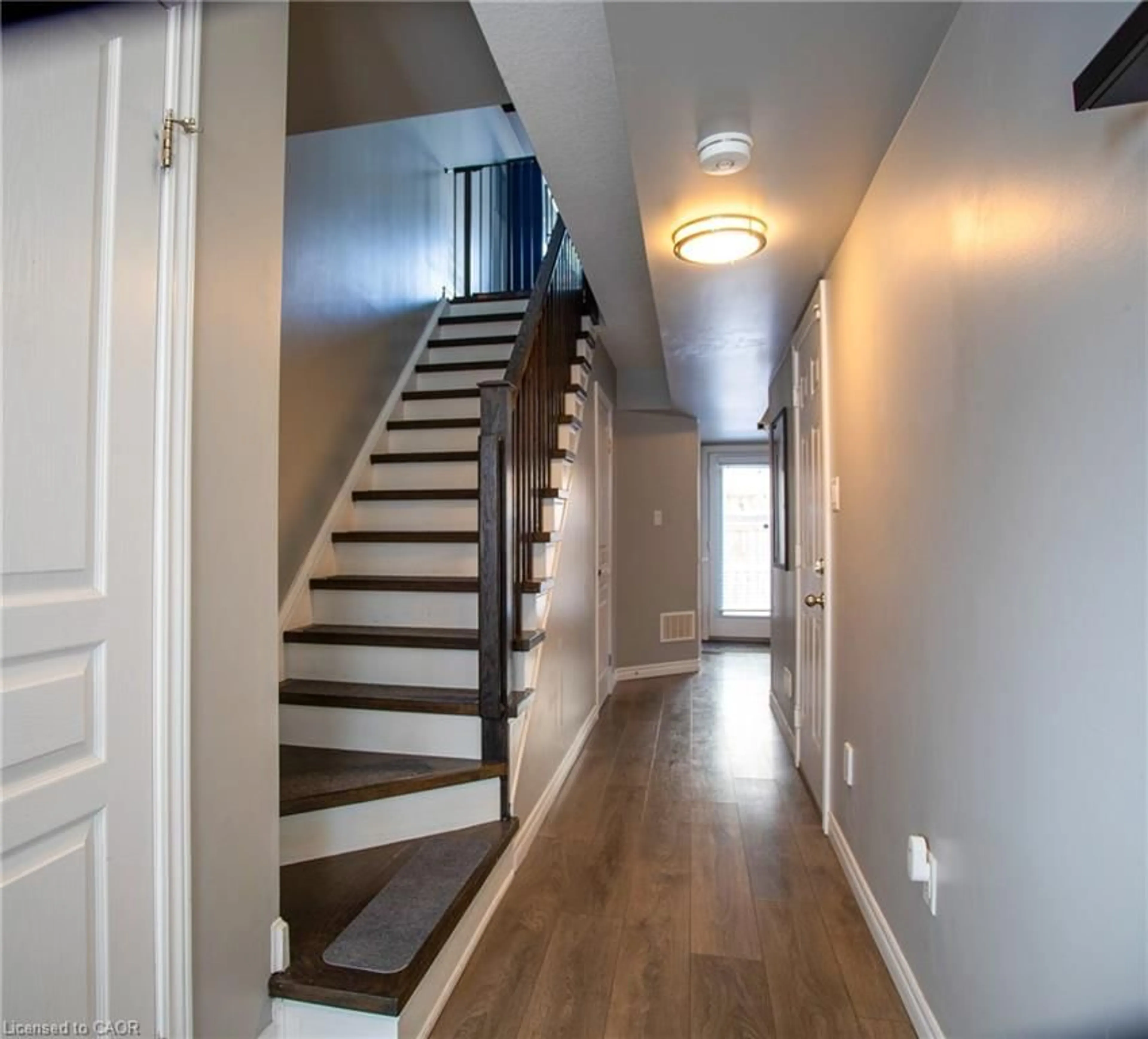 Unknown for 18 England Terr, Stoney Creek Ontario L8J 0G4