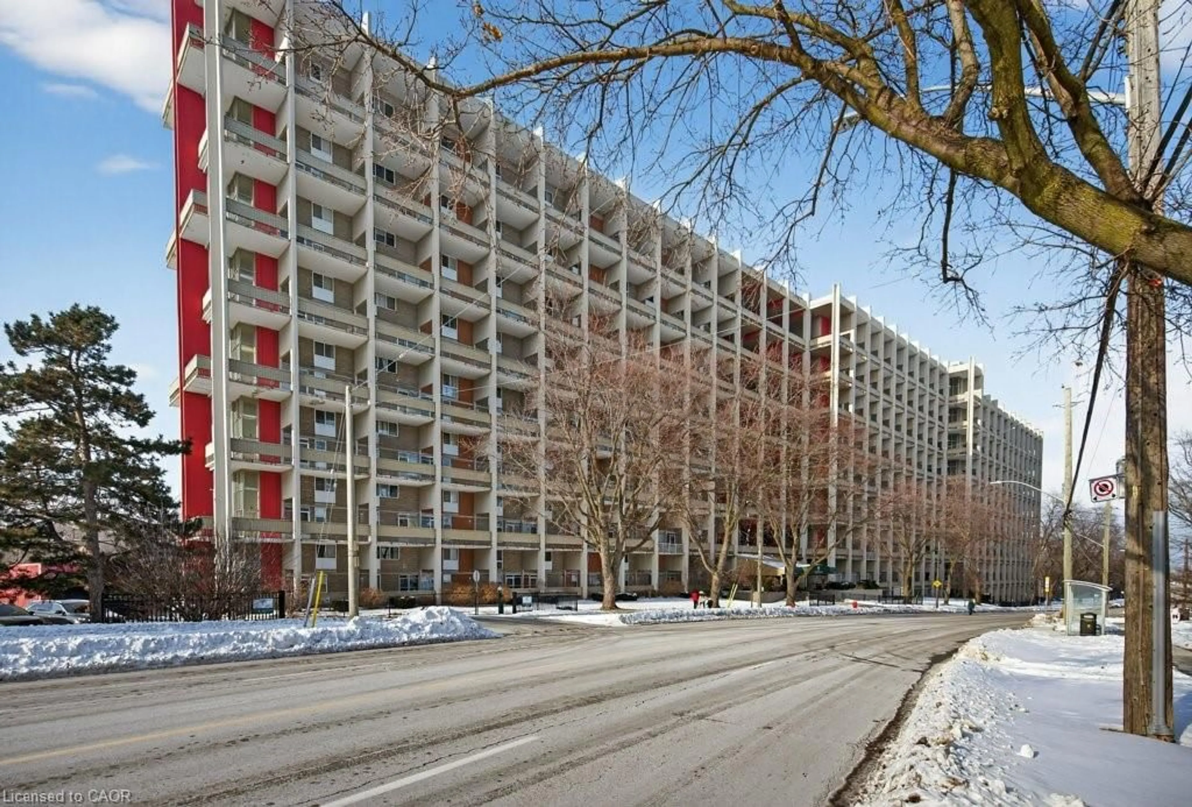 Patio, building for 350 Quigley Rd #232, Hamilton Ontario L8K 5N2