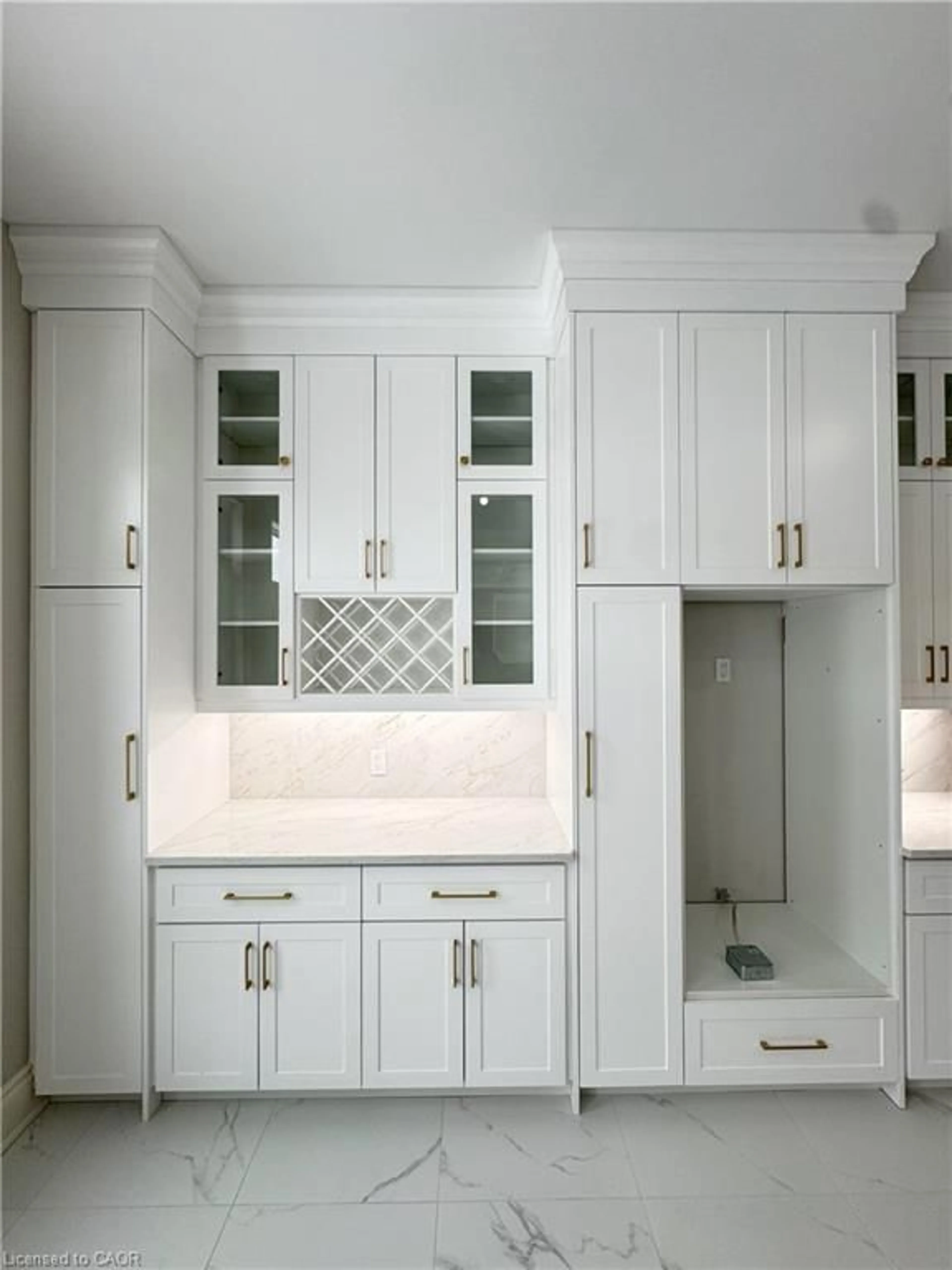 Contemporary kitchen, ceramic/tile floor for 143 Klein Cir, Ancaster Ontario L9K 1R4